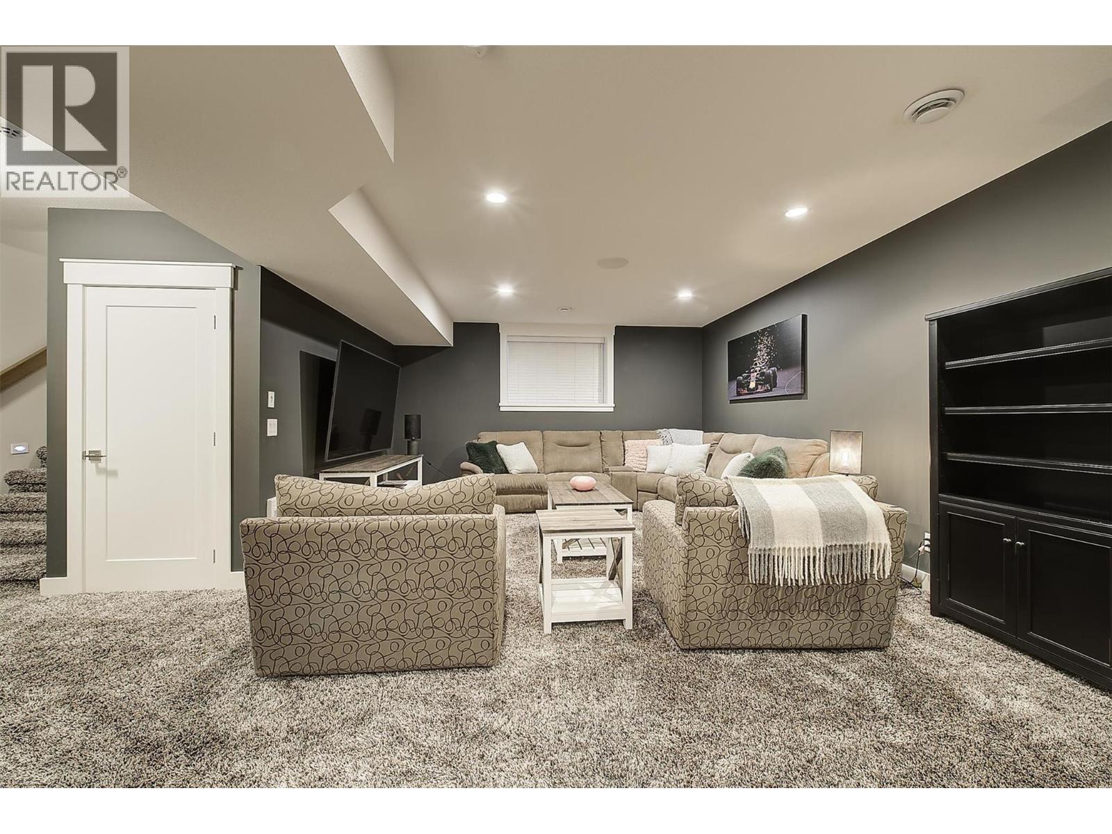 5499 Mountainside Drive