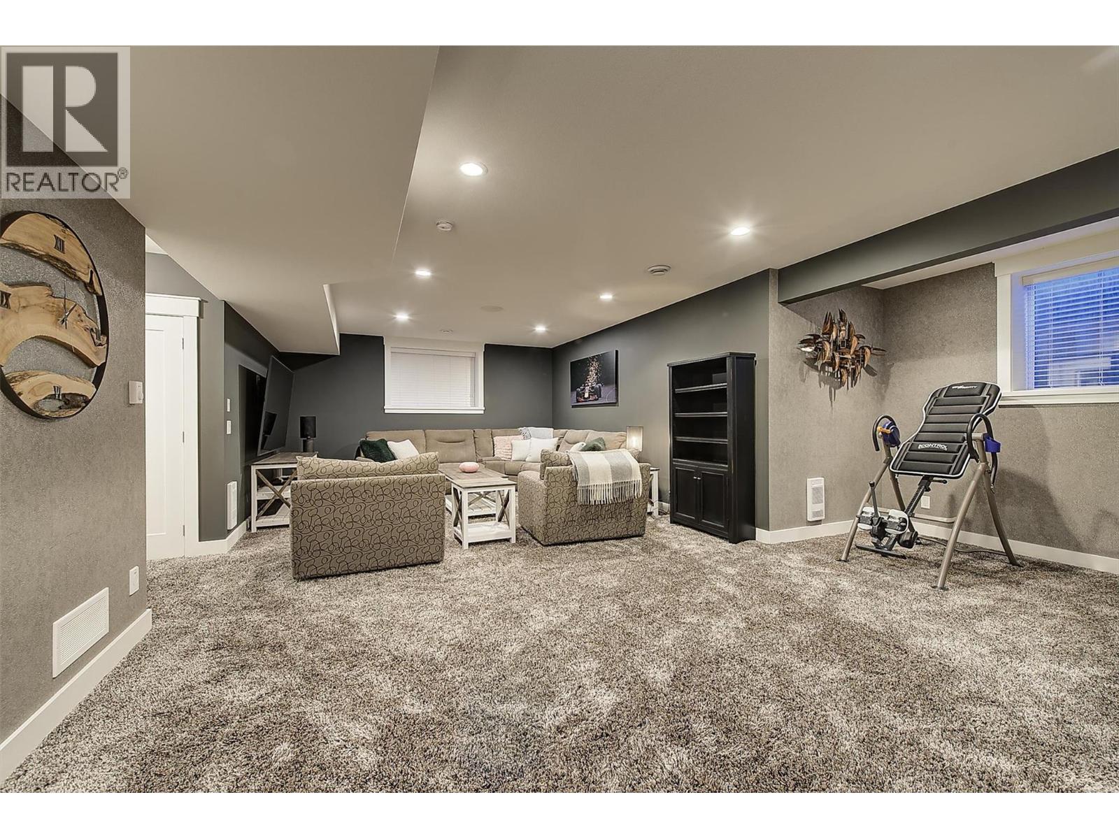 5499 Mountainside Drive