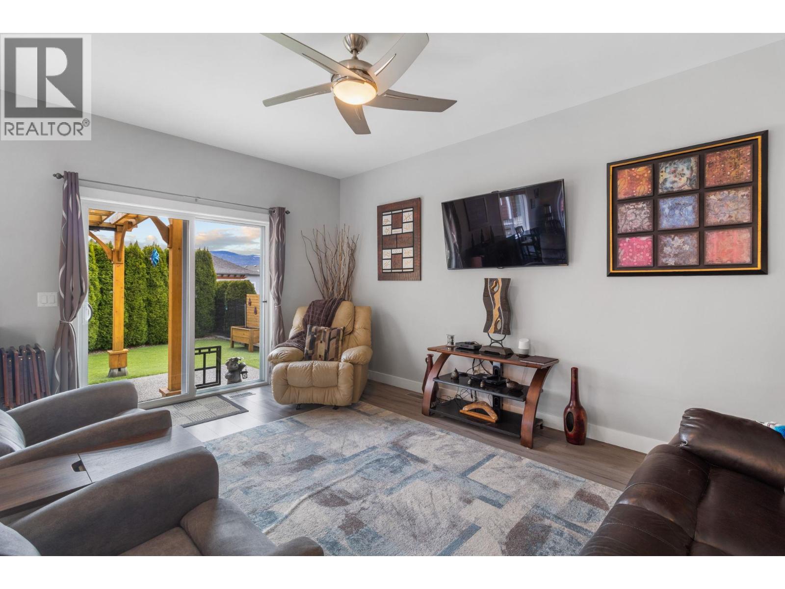 3377 Kingfisher Road