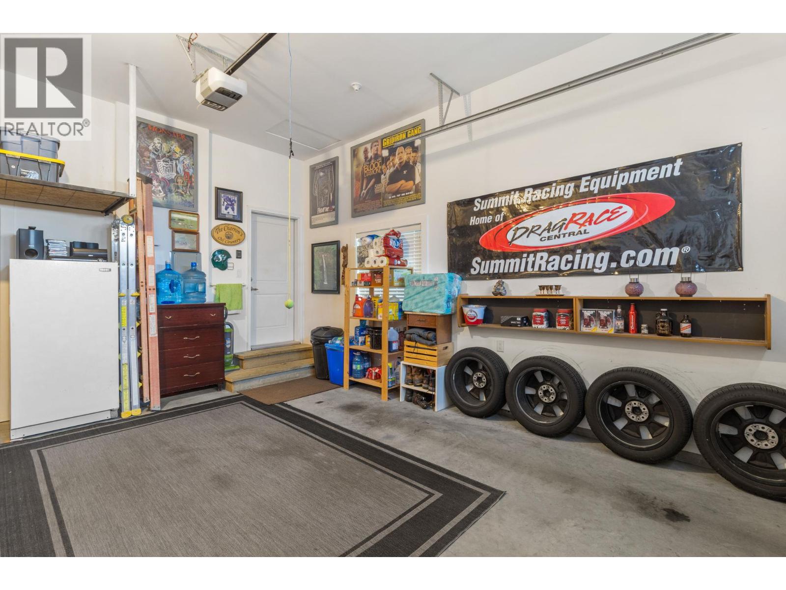 3377 Kingfisher Road