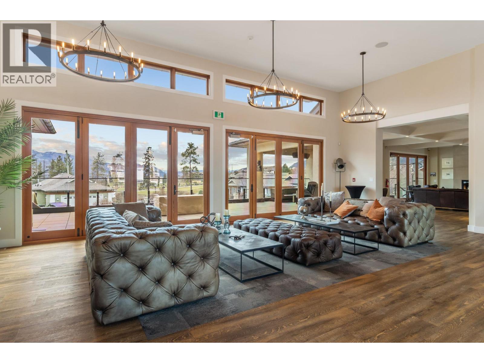 3377 Kingfisher Road
