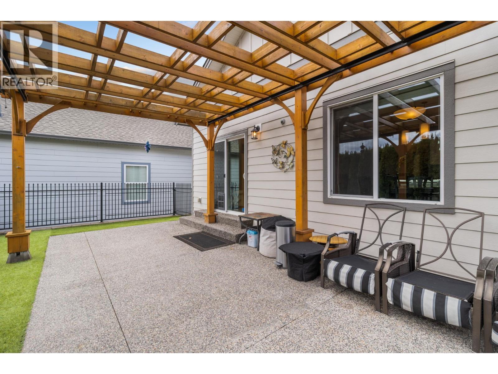 3377 Kingfisher Road