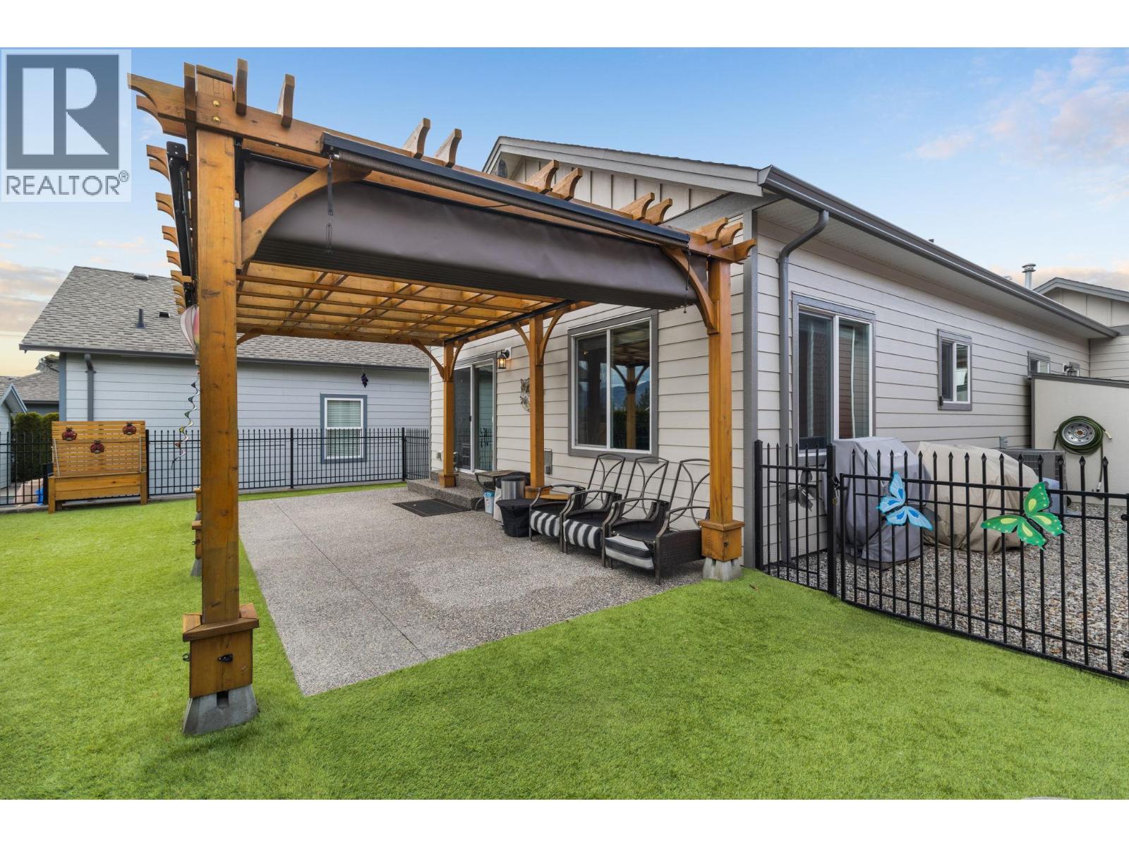 3377 Kingfisher Road