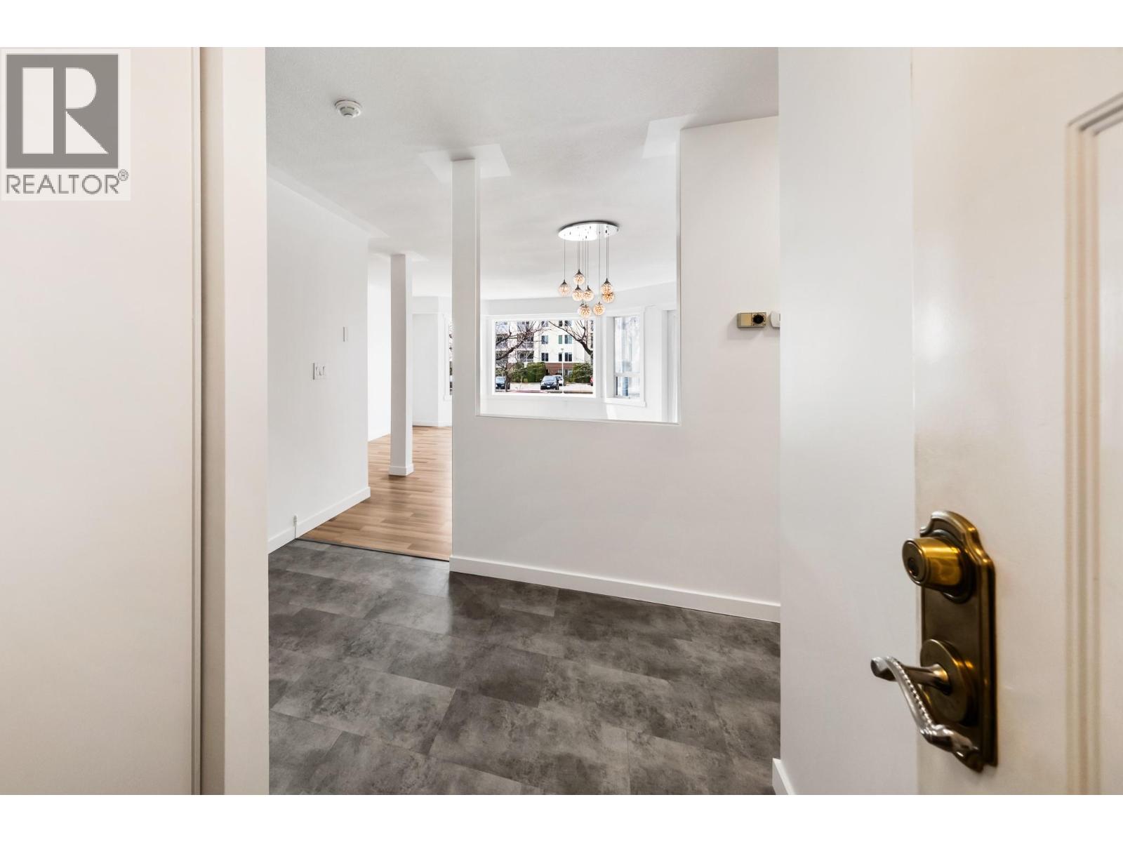 3157 Casorso Road Unit# 101