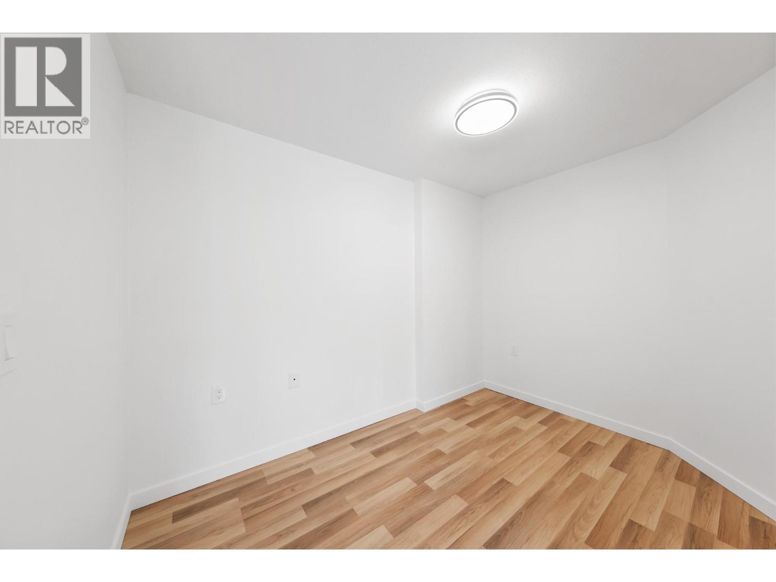3157 Casorso Road Unit# 101