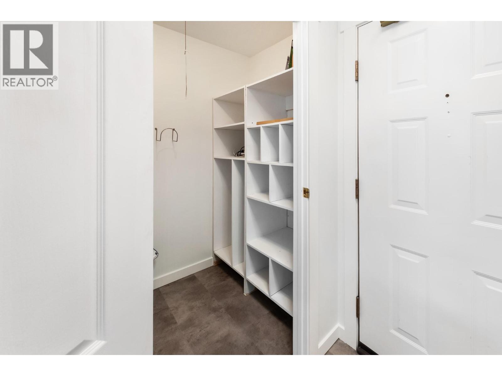 3157 Casorso Road Unit# 101
