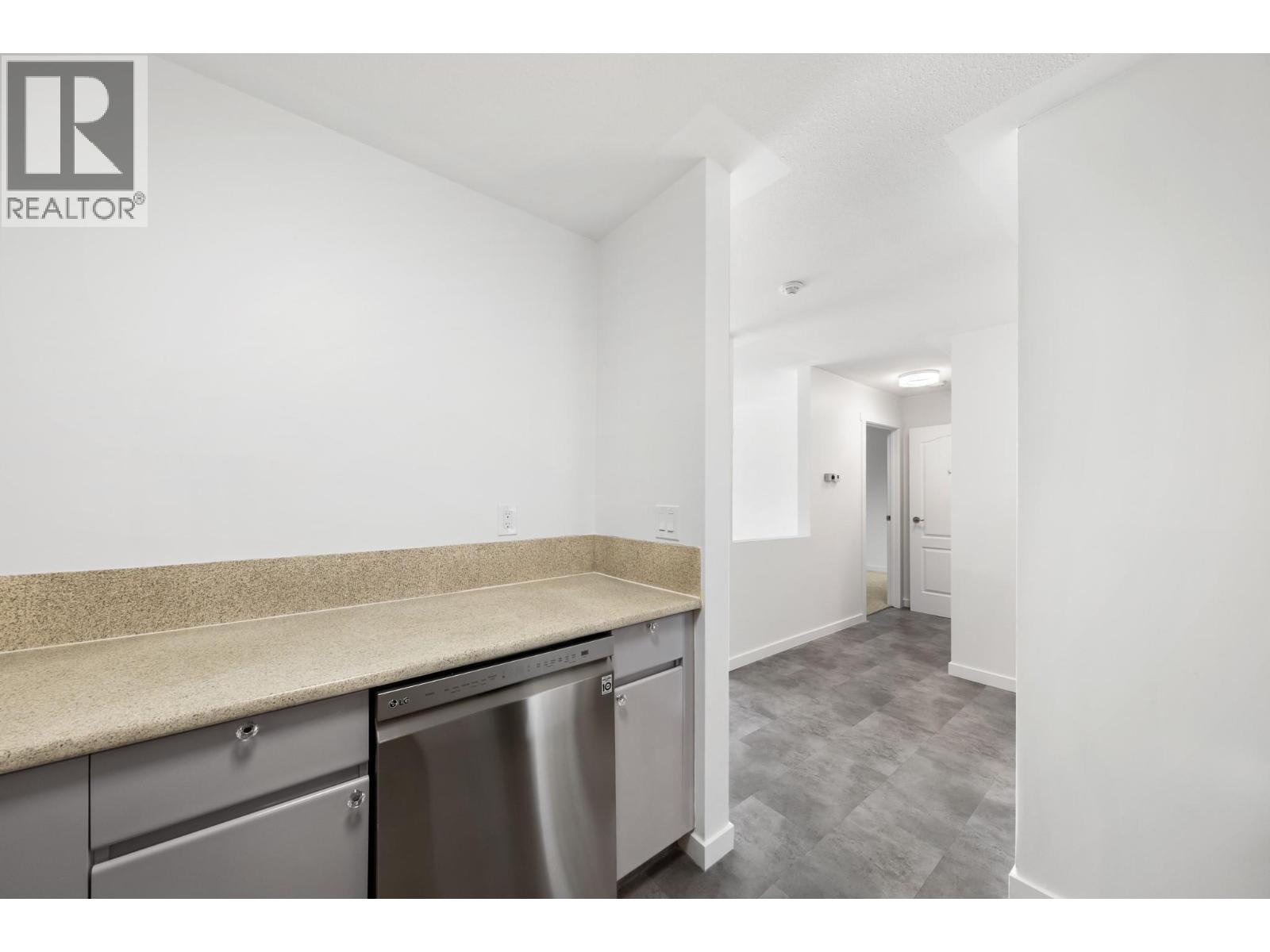 3157 Casorso Road Unit# 101