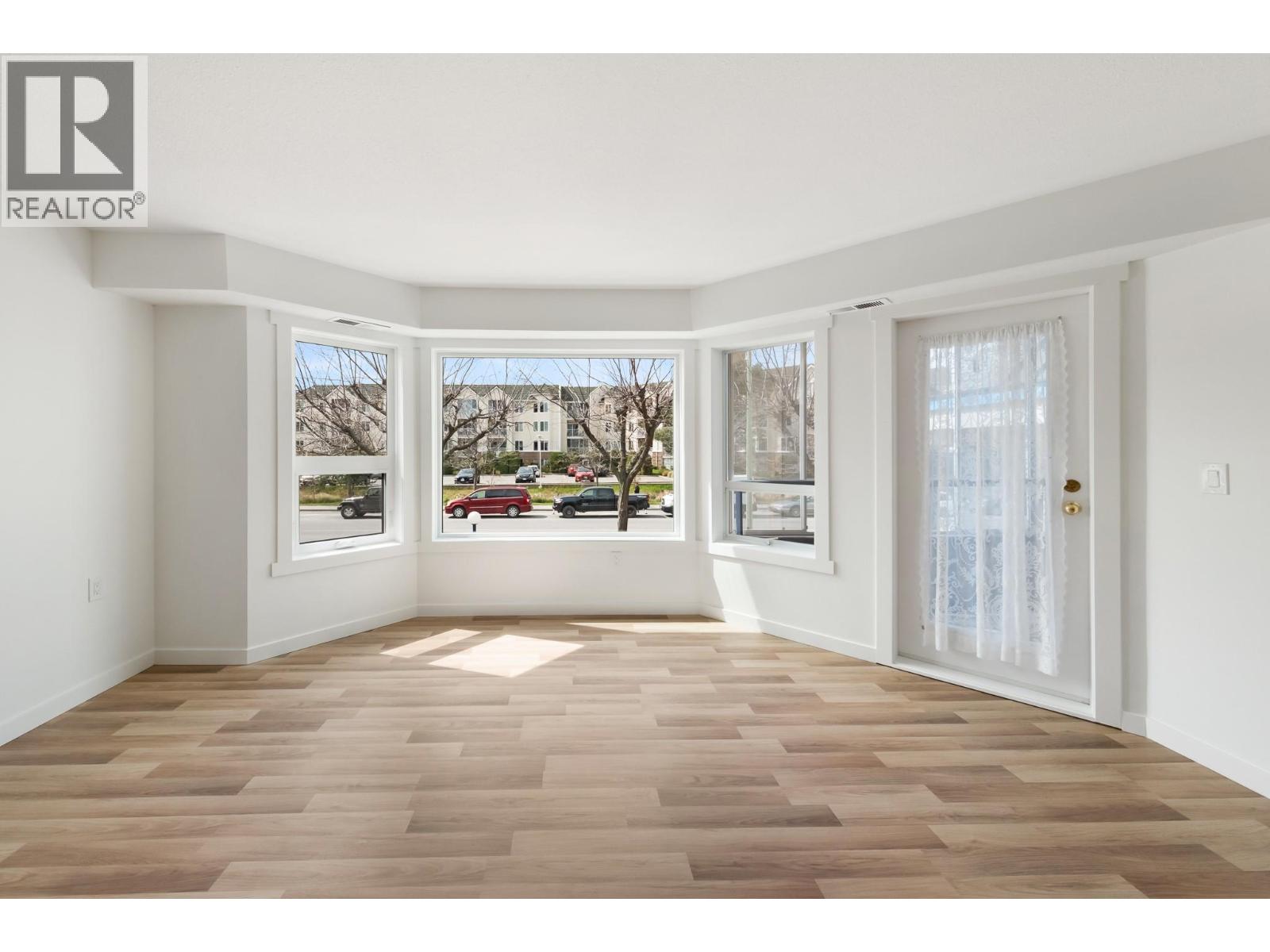 3157 Casorso Road Unit# 101
