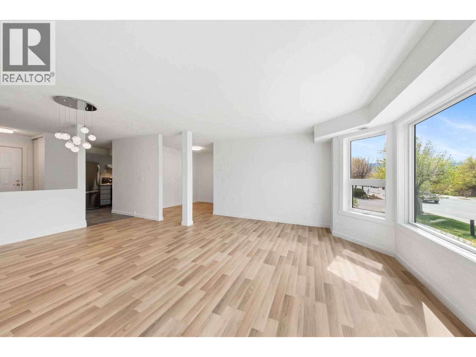3157 Casorso Road Unit# 101