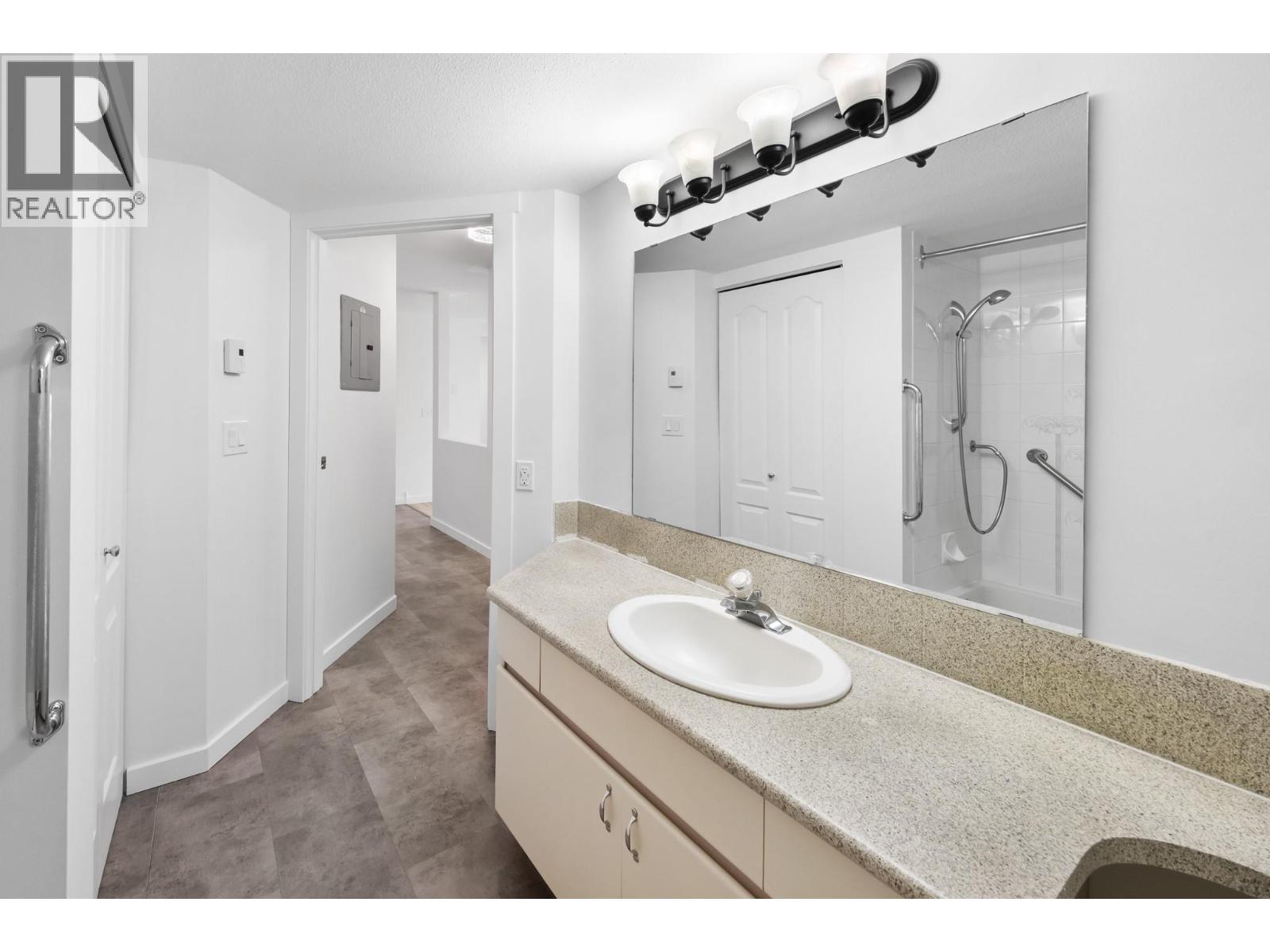 3157 Casorso Road Unit# 101