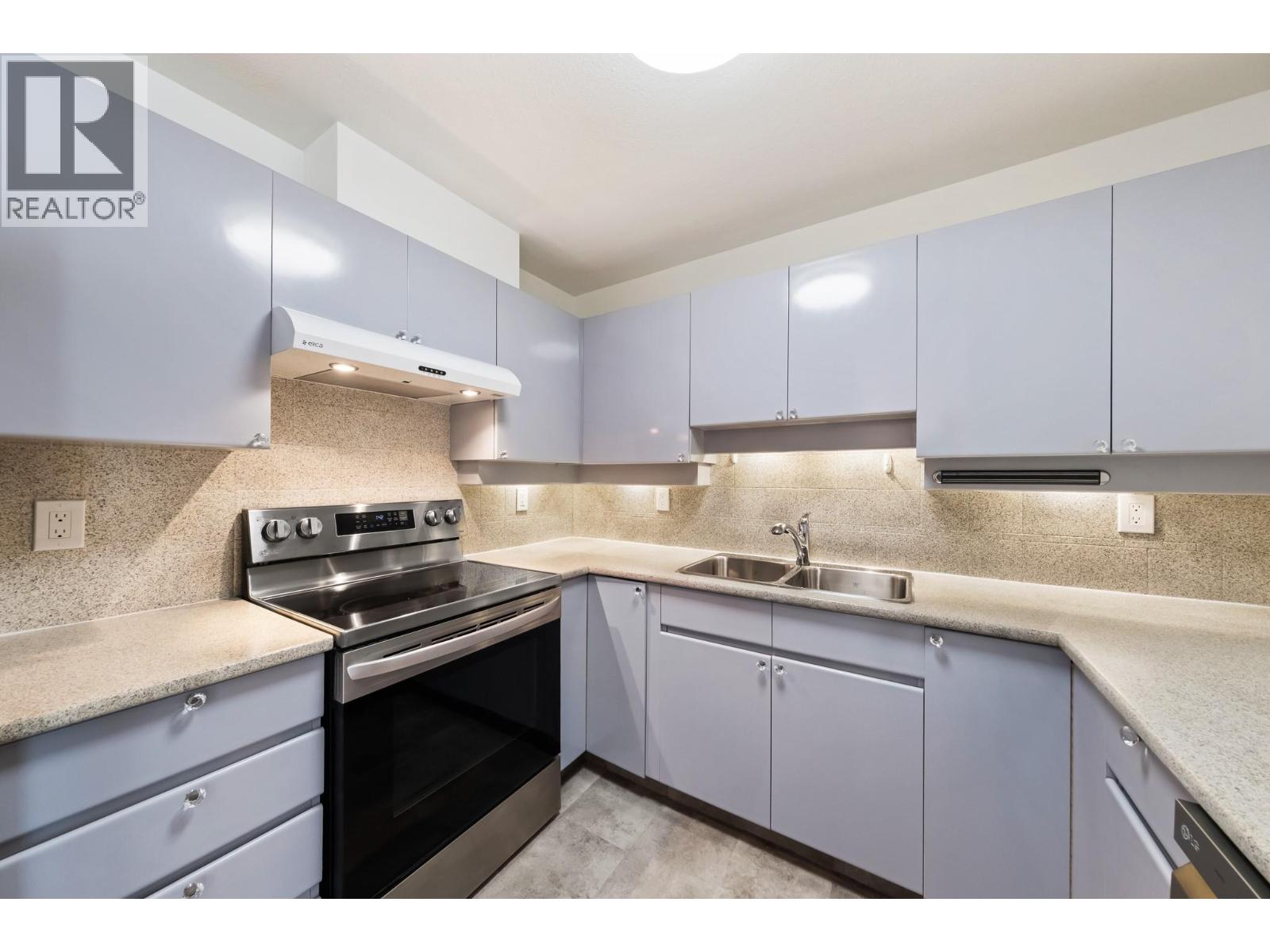 3157 Casorso Road Unit# 101