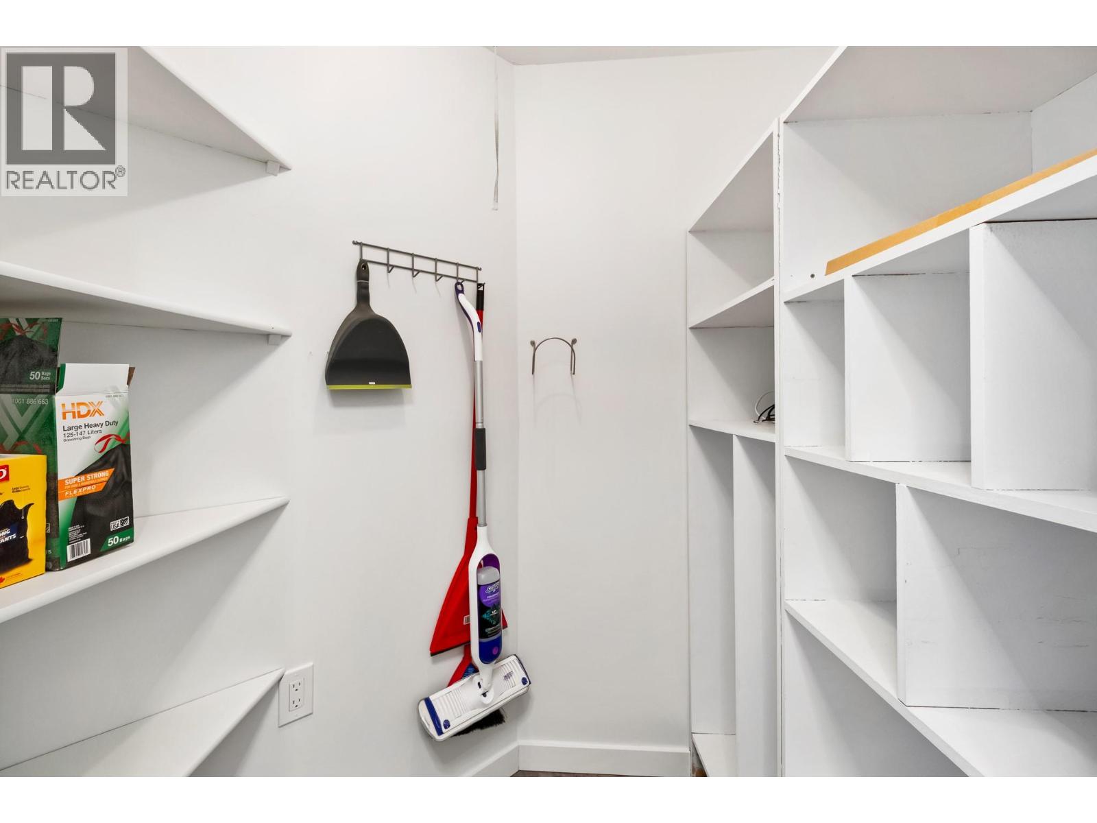 3157 Casorso Road Unit# 101