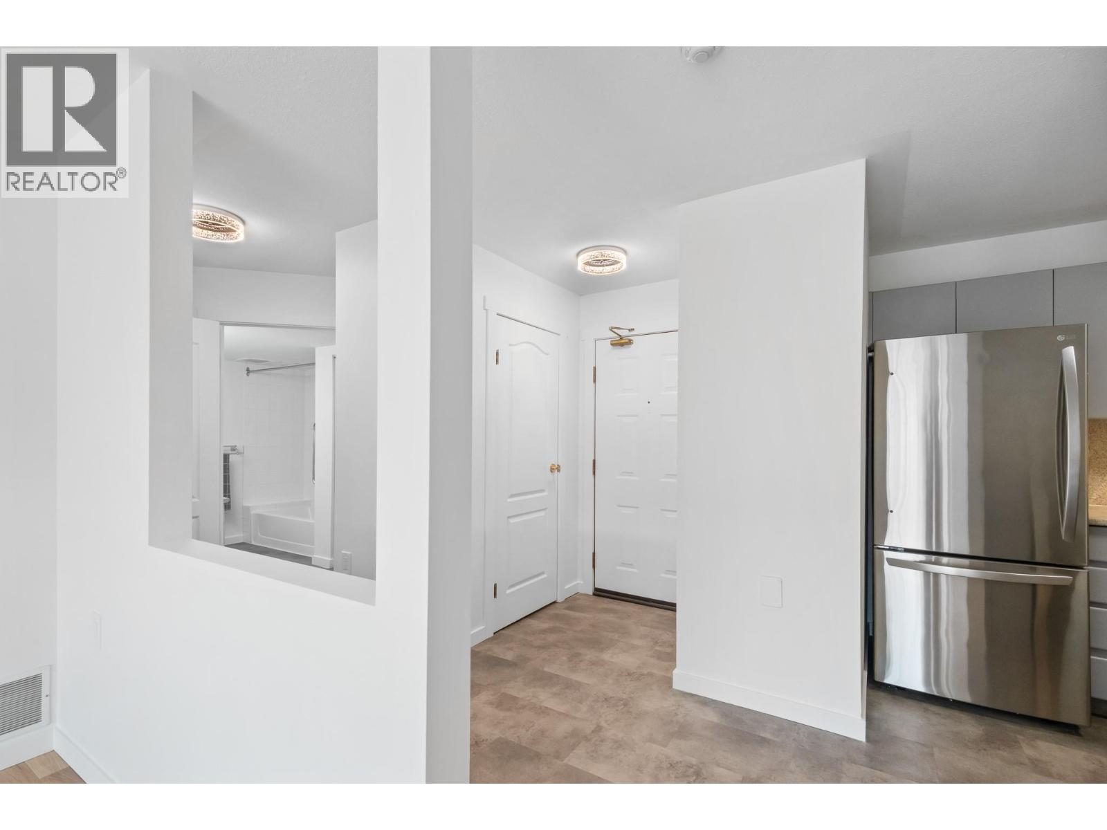 3157 Casorso Road Unit# 101