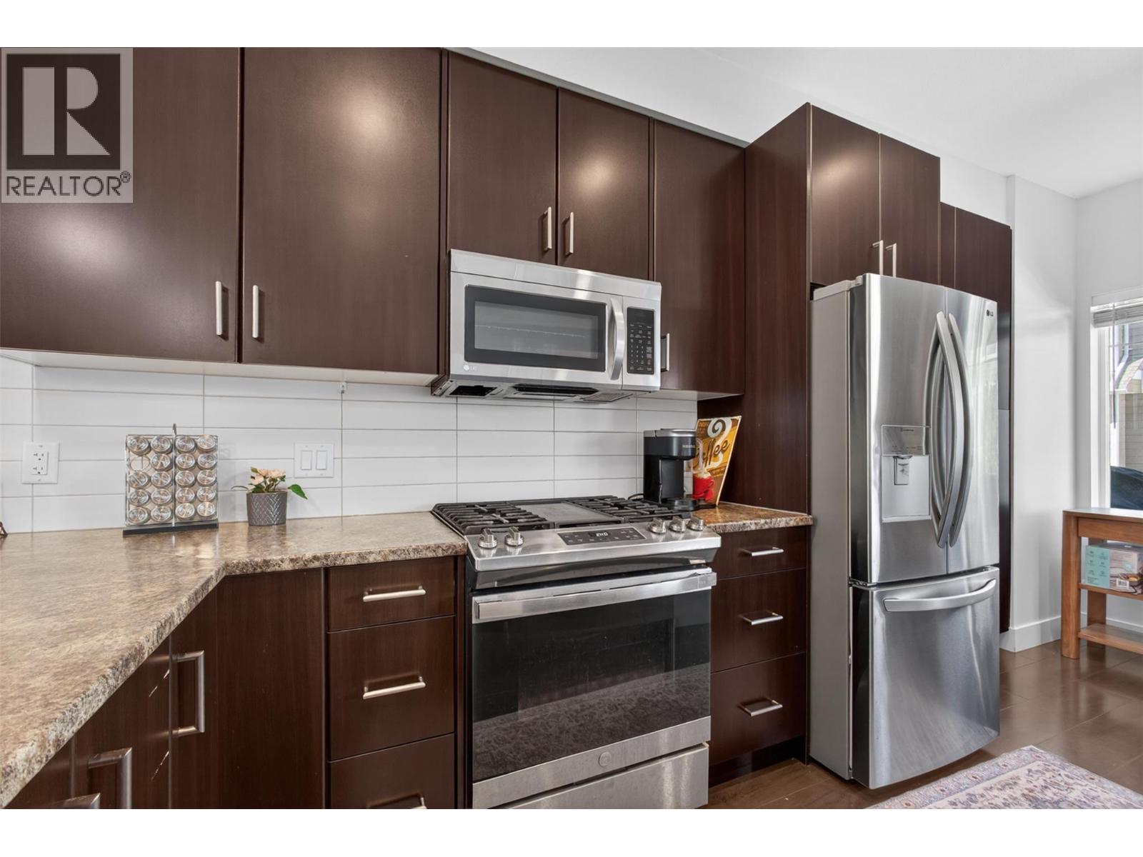 600 Sherwood Road Unit# 4