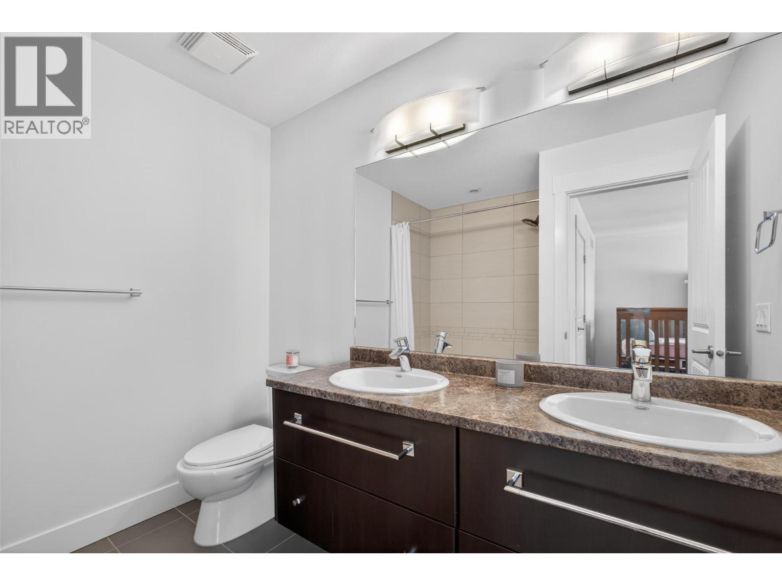 600 Sherwood Road Unit# 4