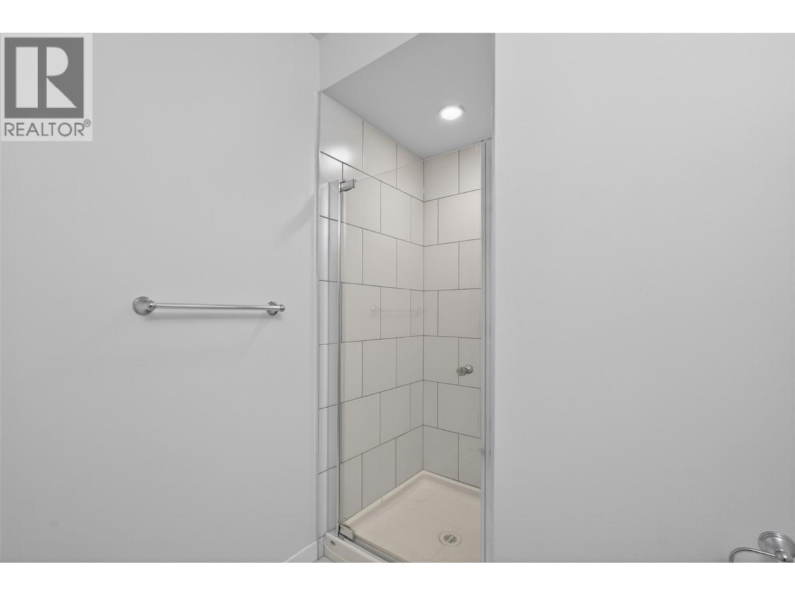 600 Sherwood Road Unit# 4