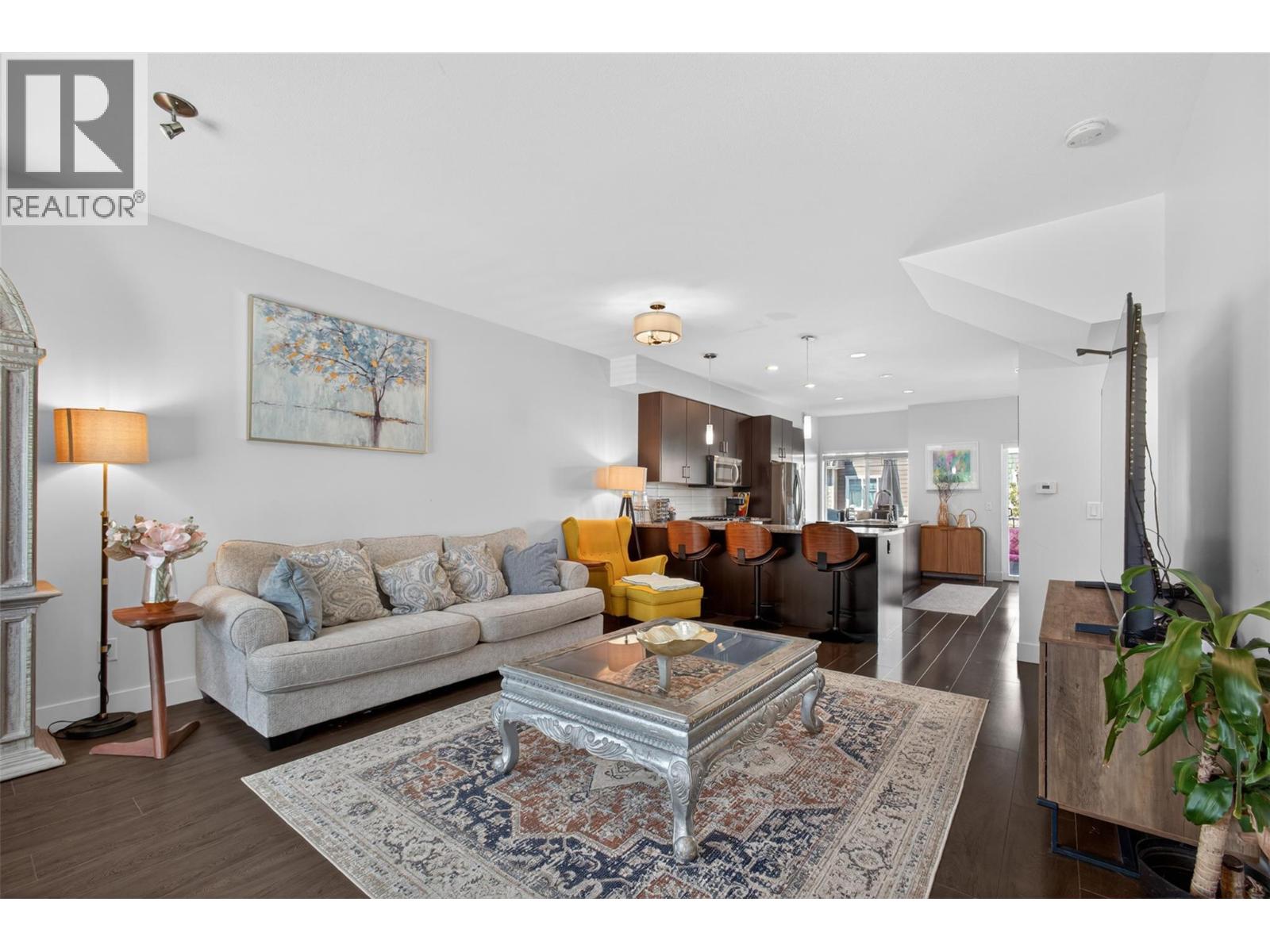 600 Sherwood Road Unit# 4