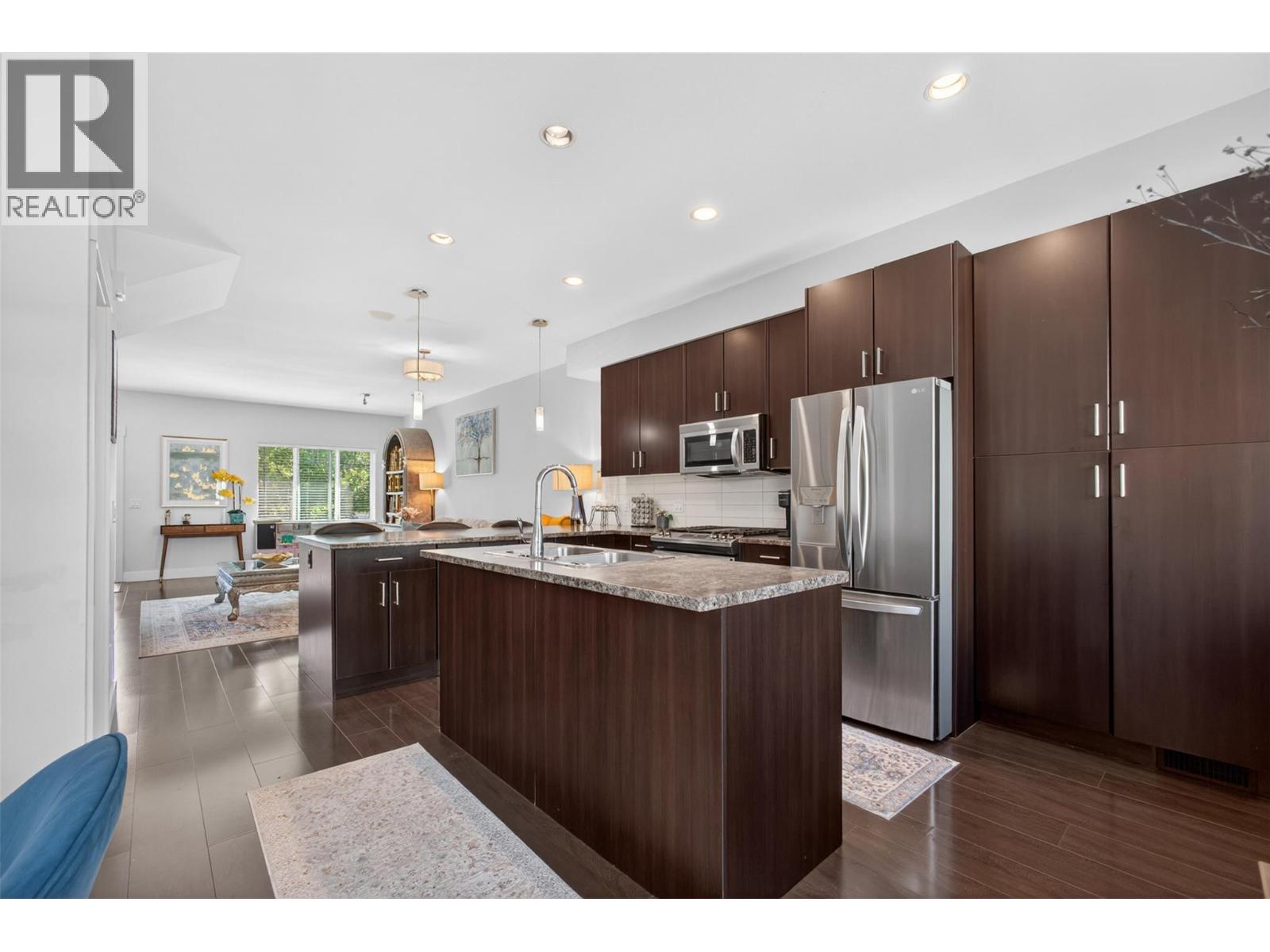 600 Sherwood Road Unit# 4