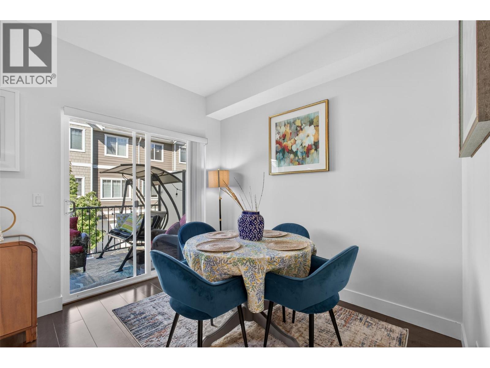 600 Sherwood Road Unit# 4