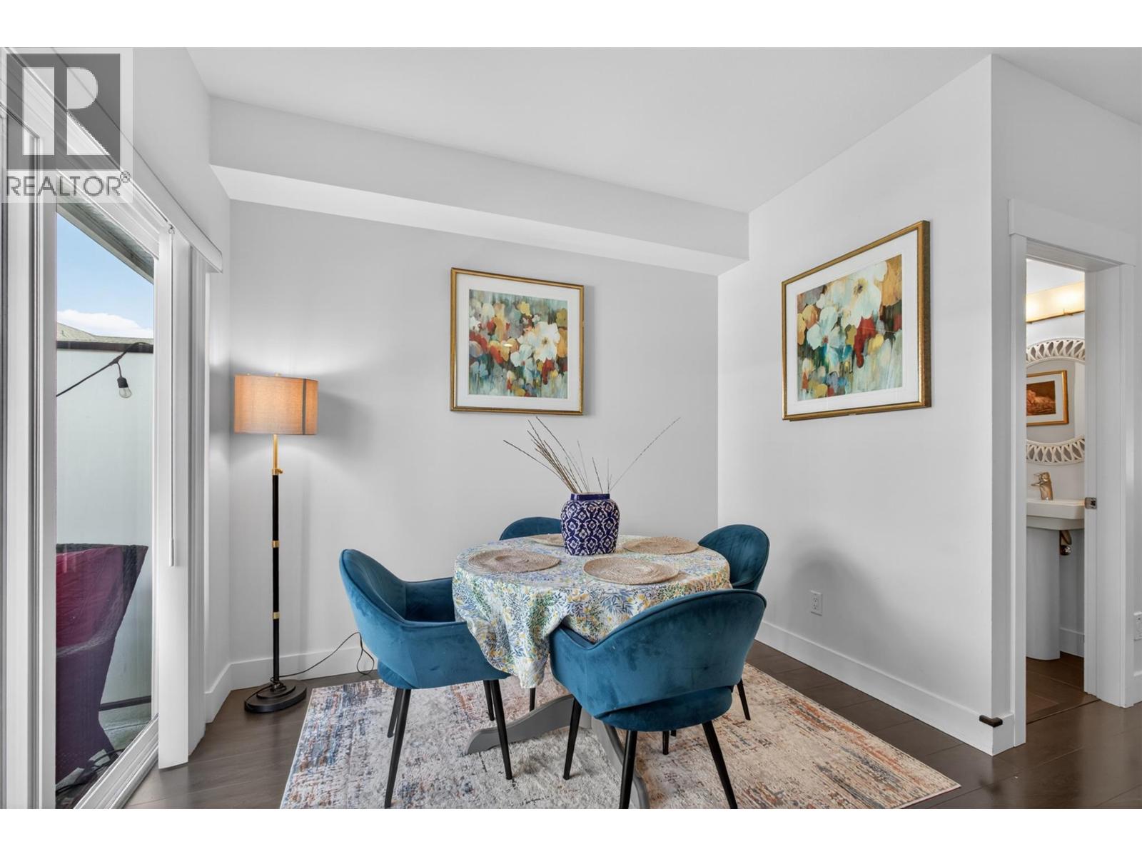600 Sherwood Road Unit# 4
