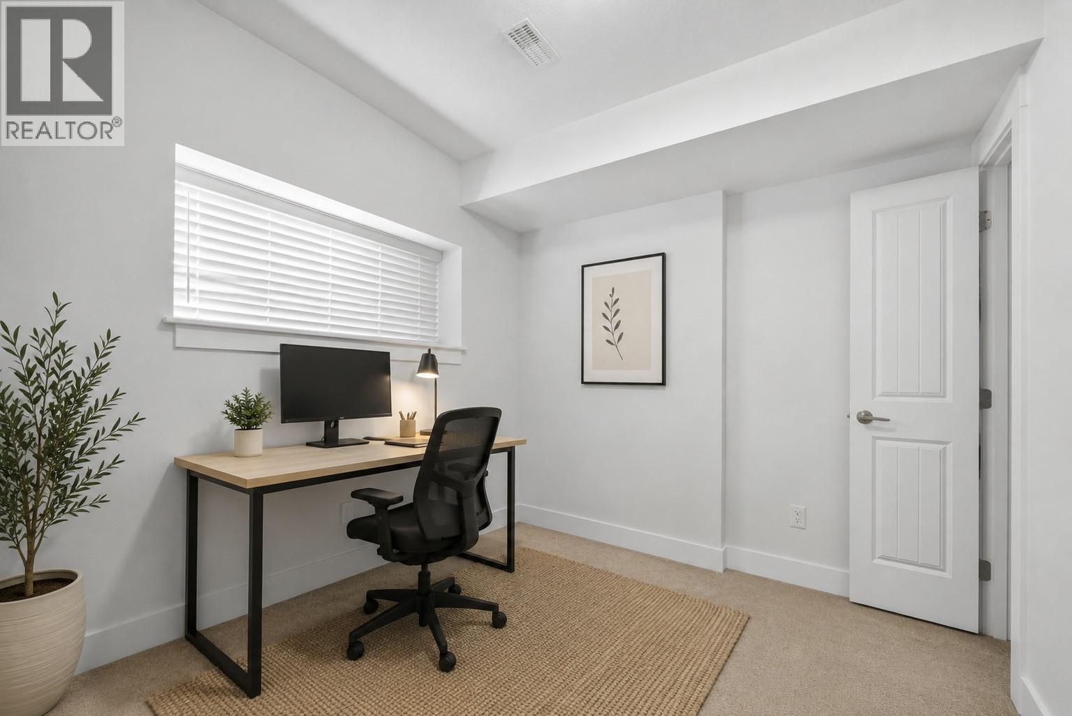 600 Sherwood Road Unit# 4
