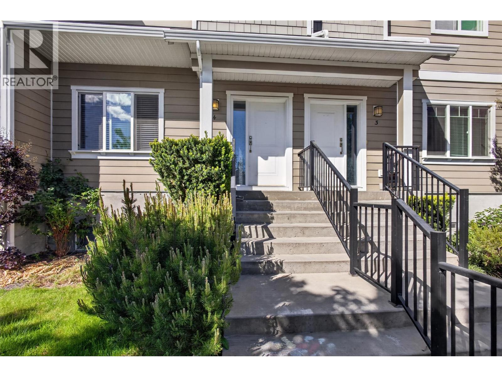 600 Sherwood Road Unit# 4