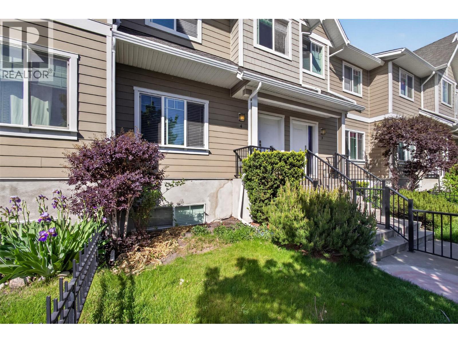 600 Sherwood Road Unit# 4