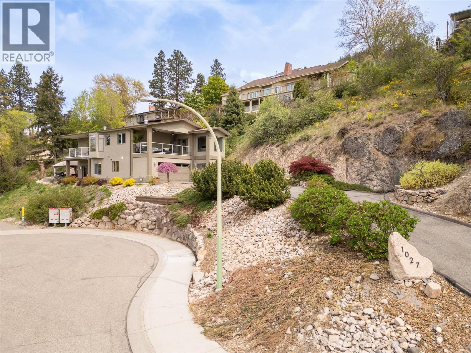 1027 James Hockey Place