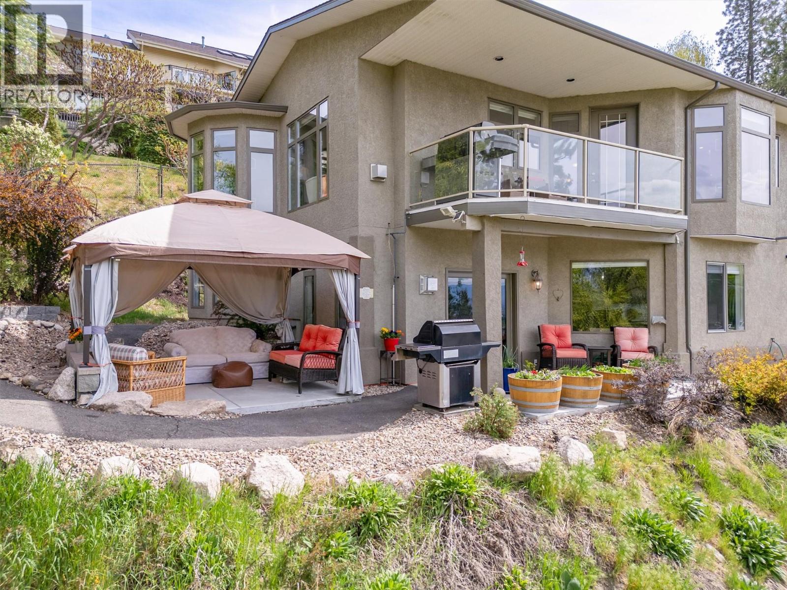1027 James Hockey Place