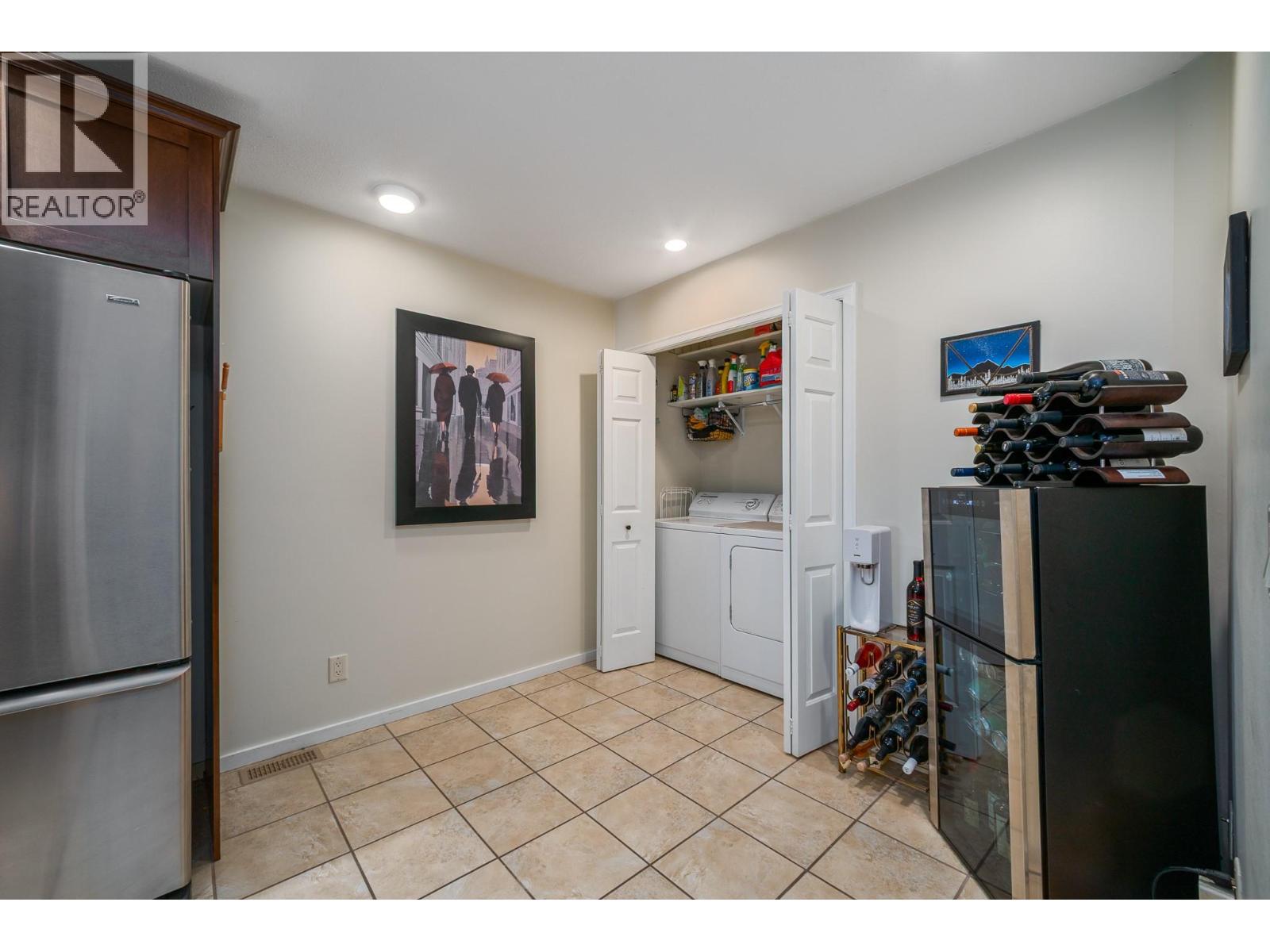 1686 Thayer Court