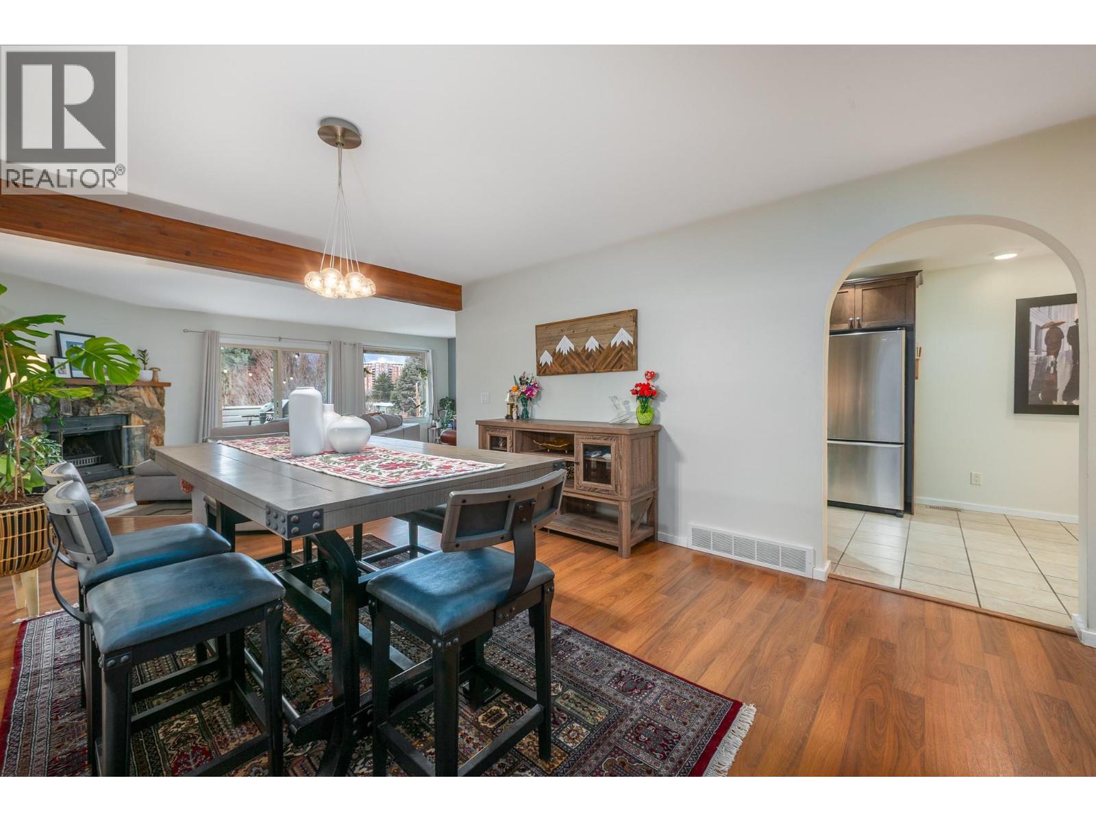 1686 Thayer Court
