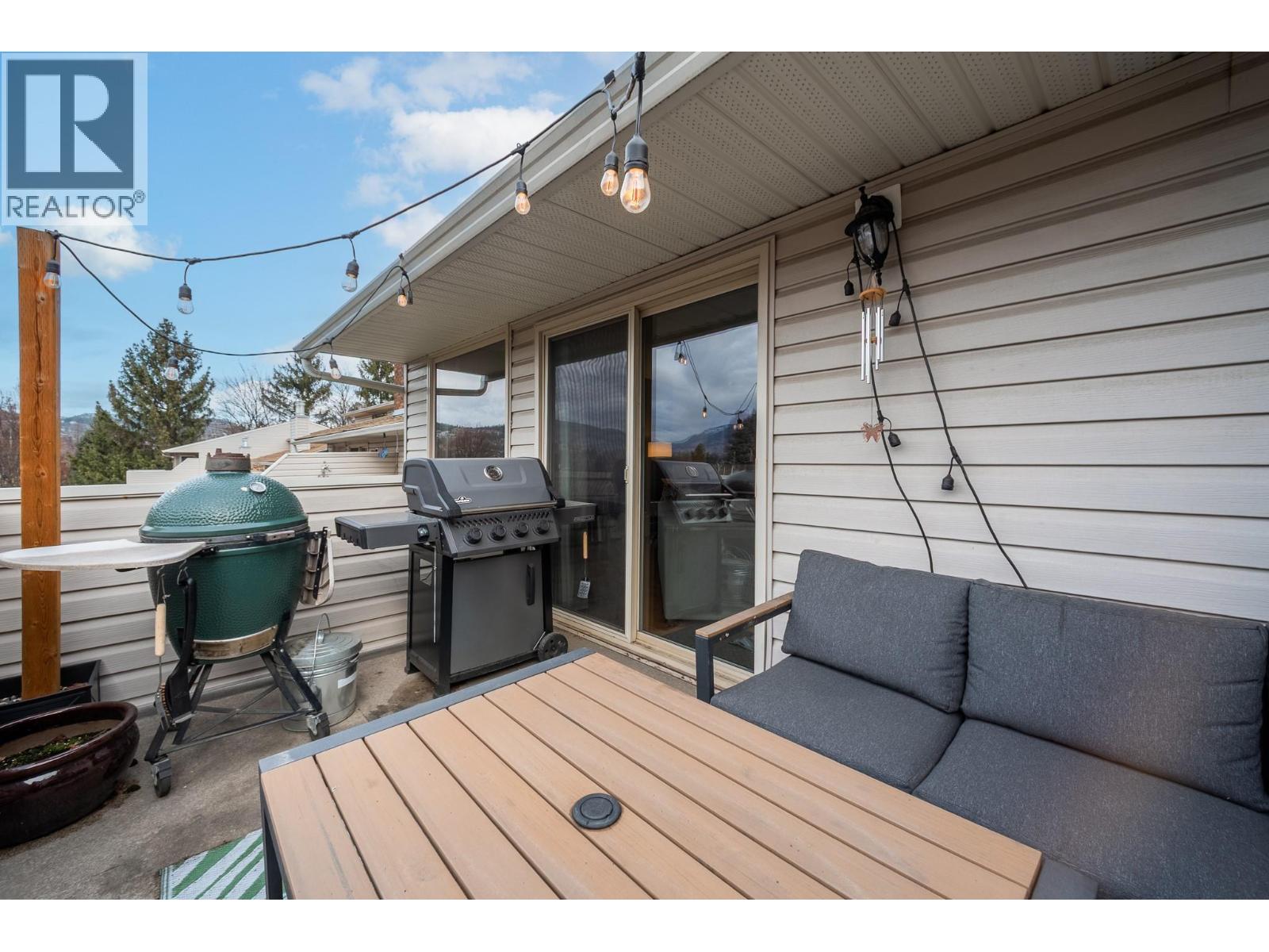 1686 Thayer Court