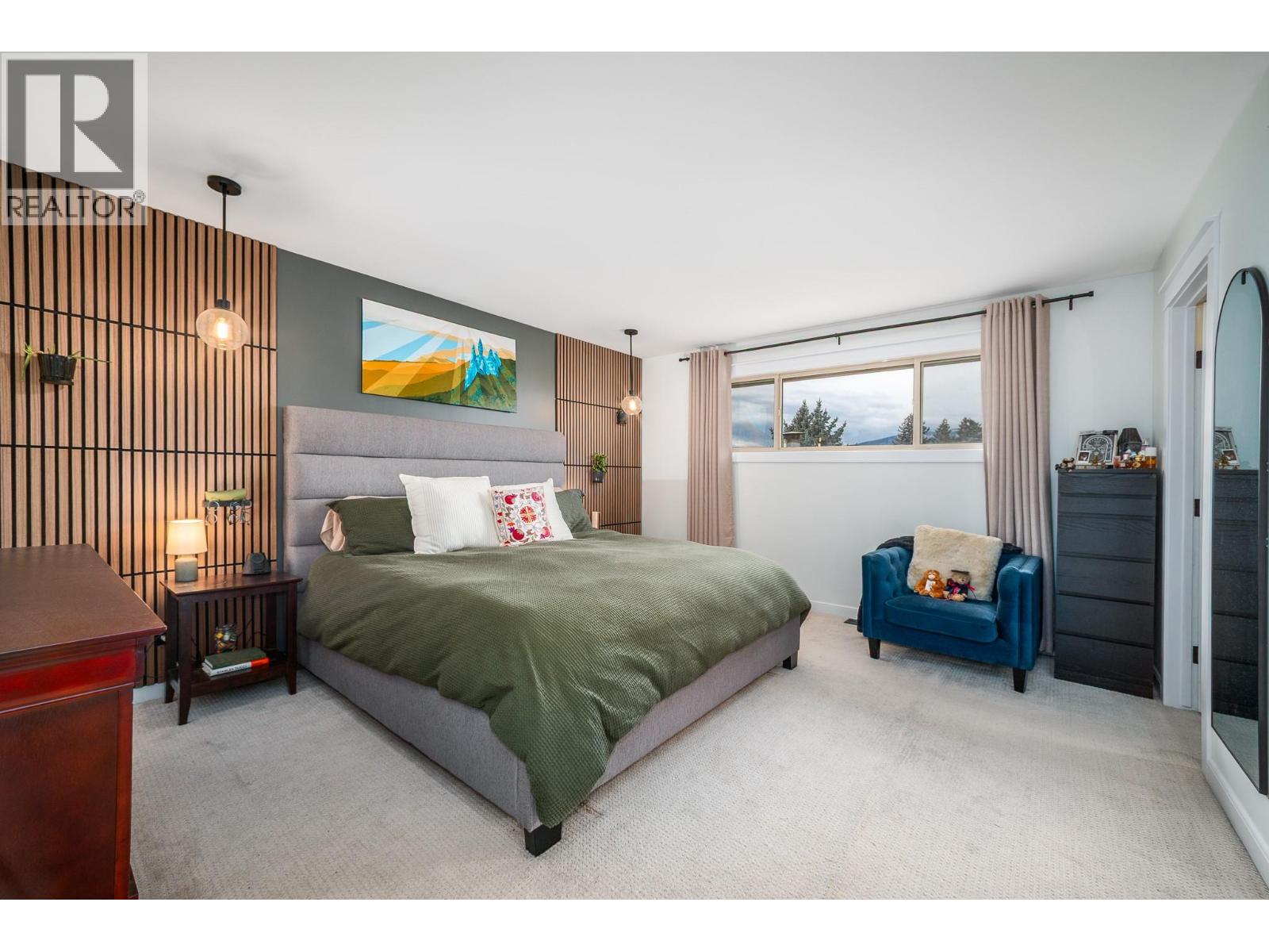 1686 Thayer Court