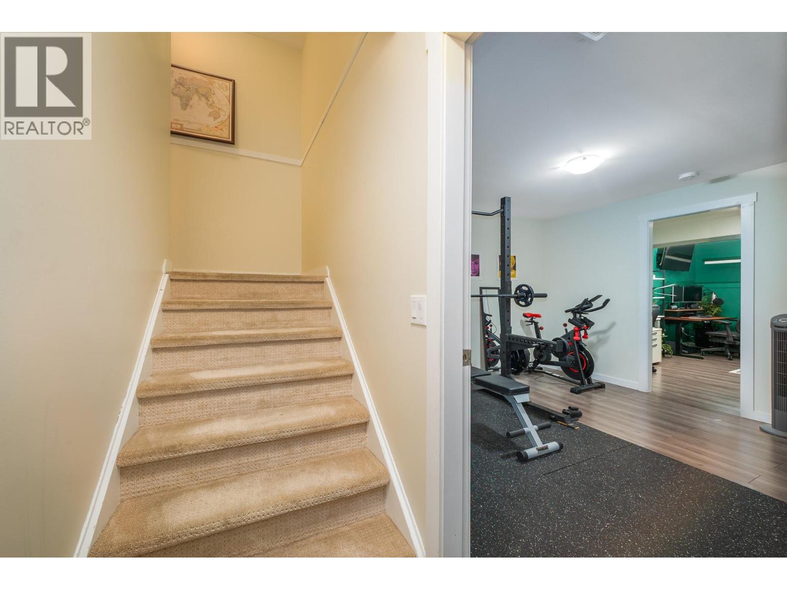 1686 Thayer Court