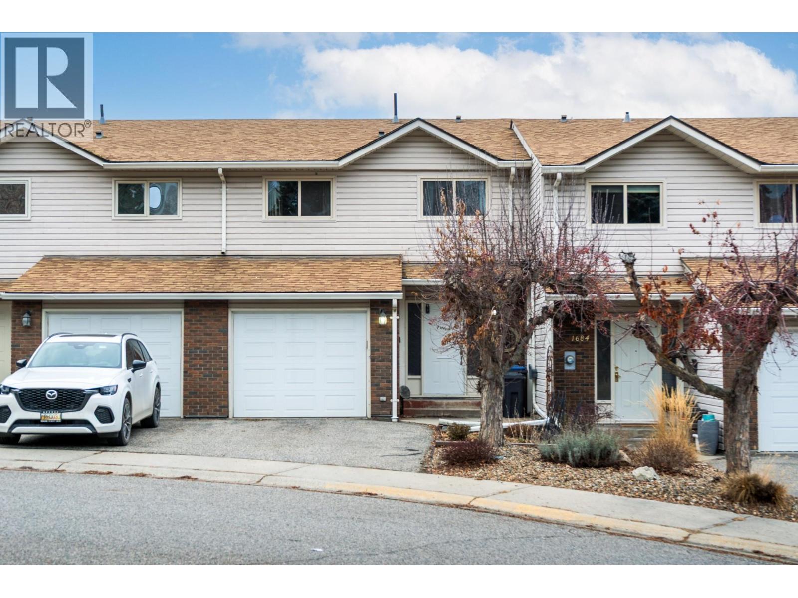 1686 Thayer Court