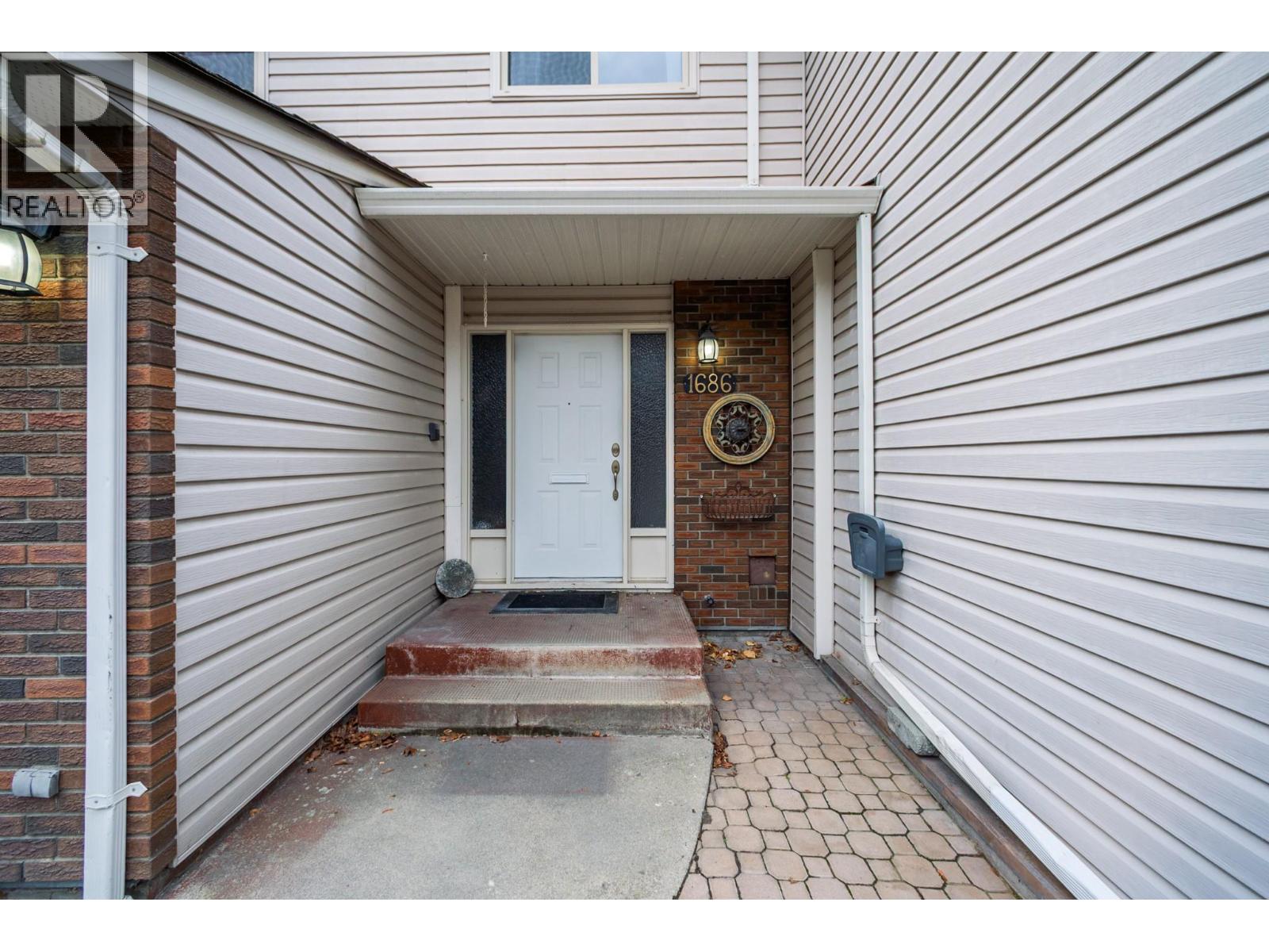 1686 Thayer Court