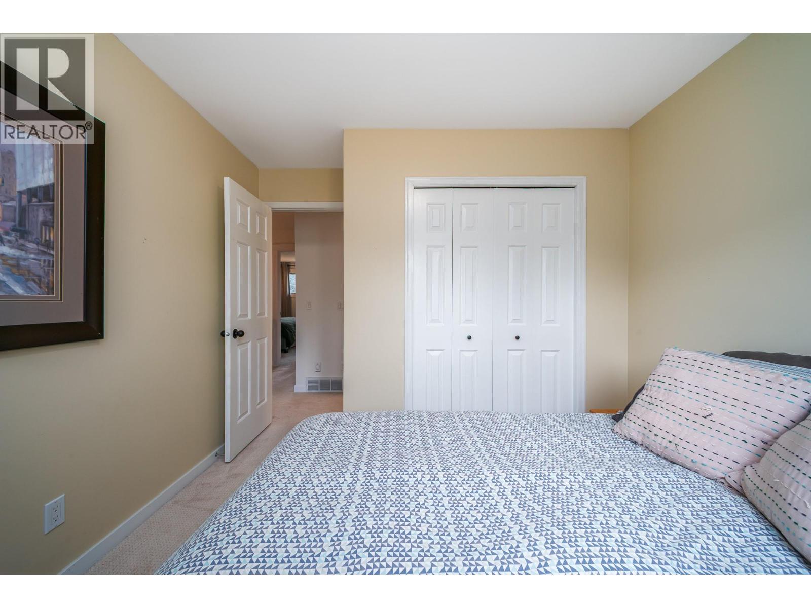 1686 Thayer Court