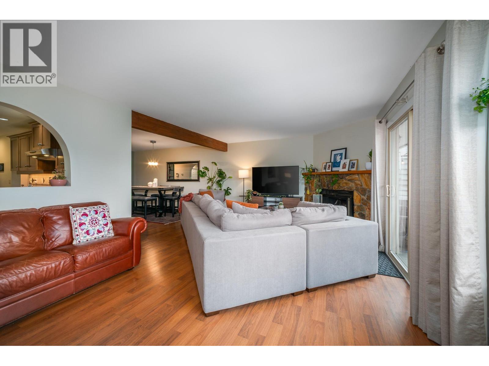 1686 Thayer Court