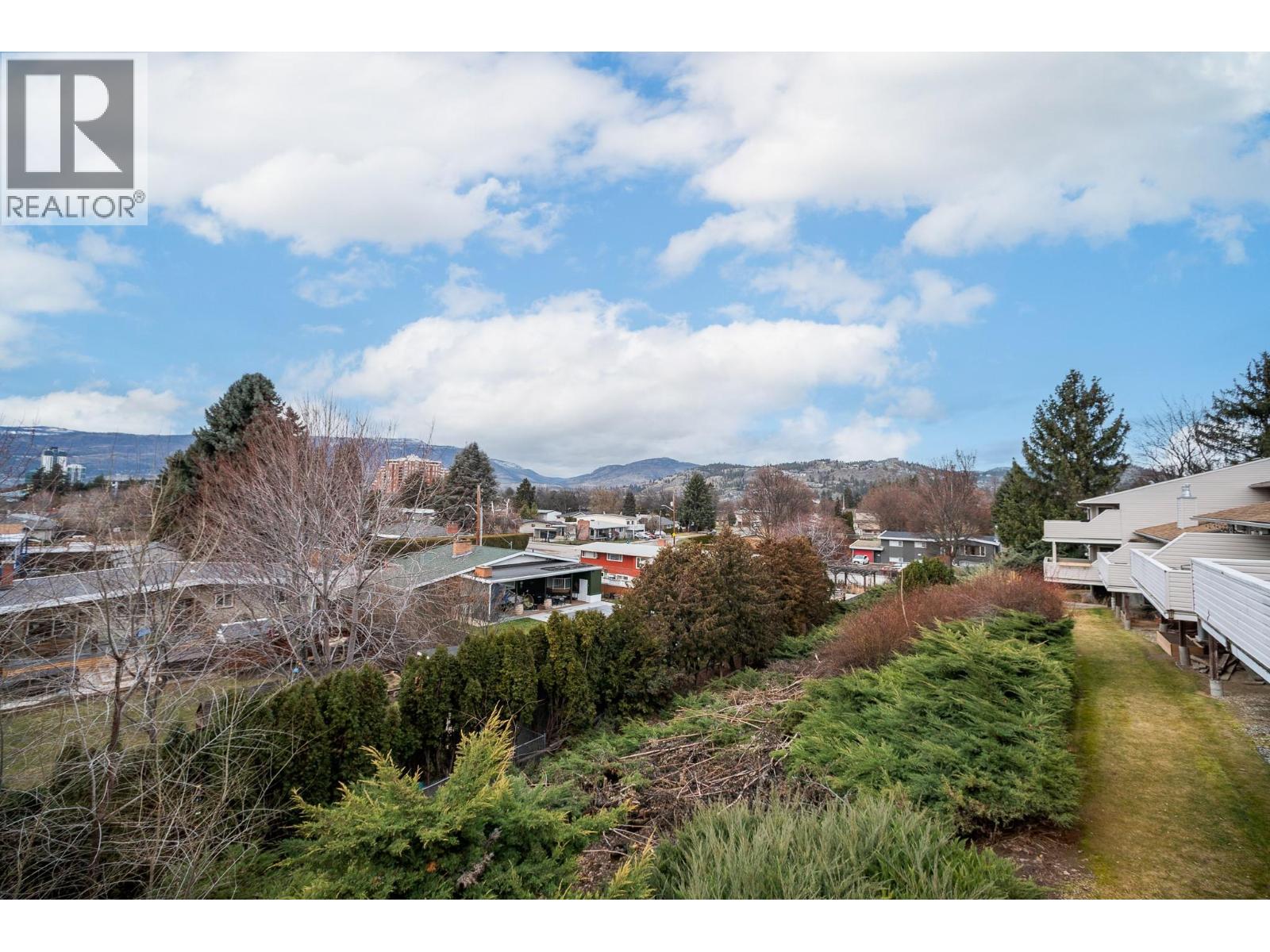 1686 Thayer Court