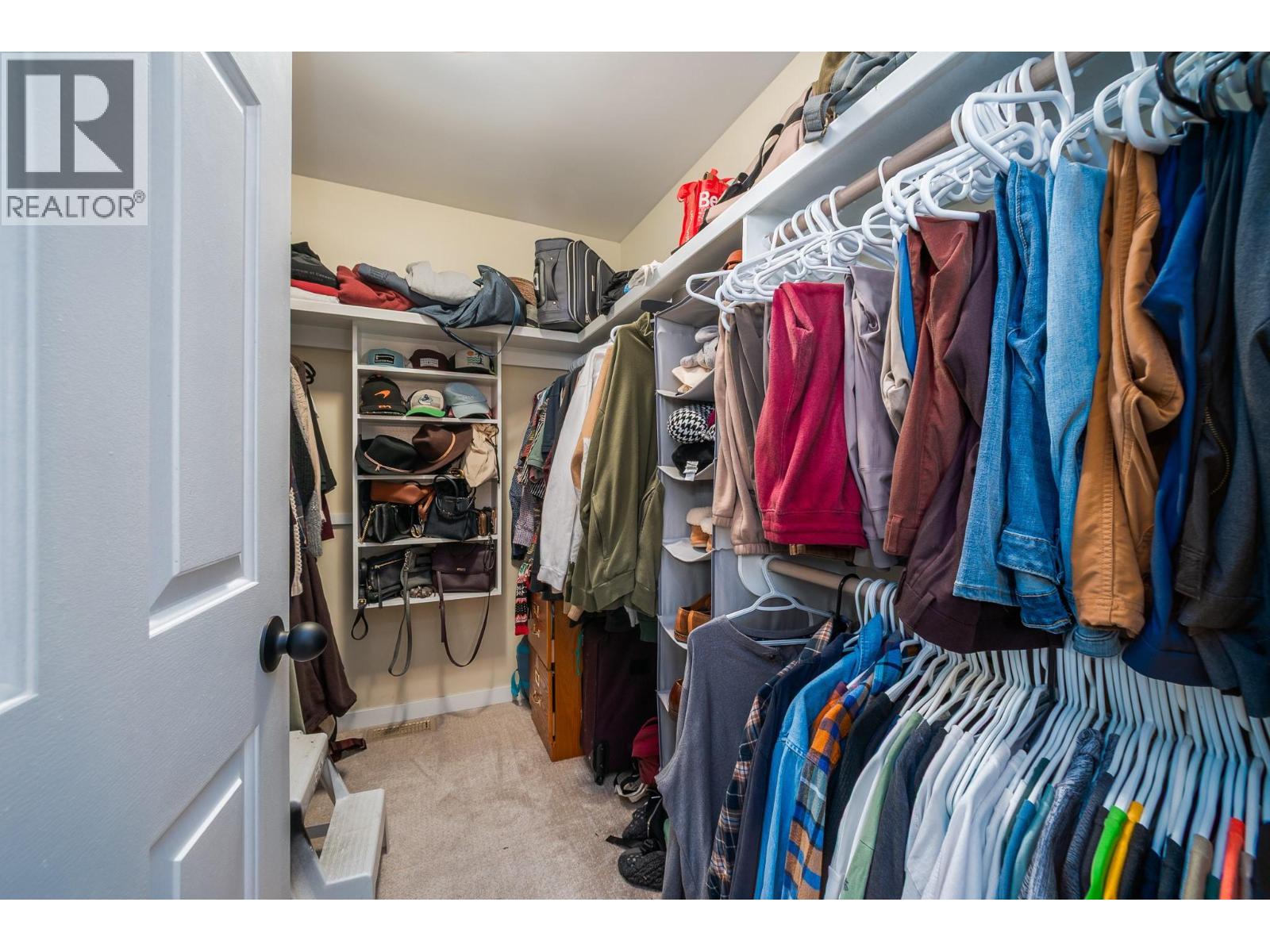 1686 Thayer Court