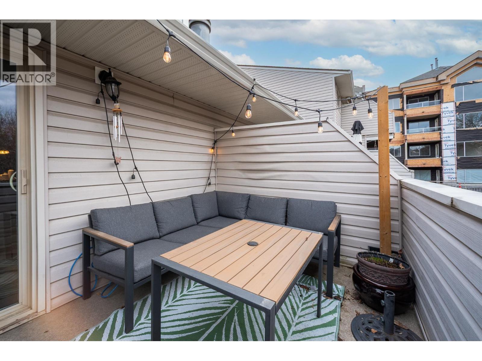 1686 Thayer Court