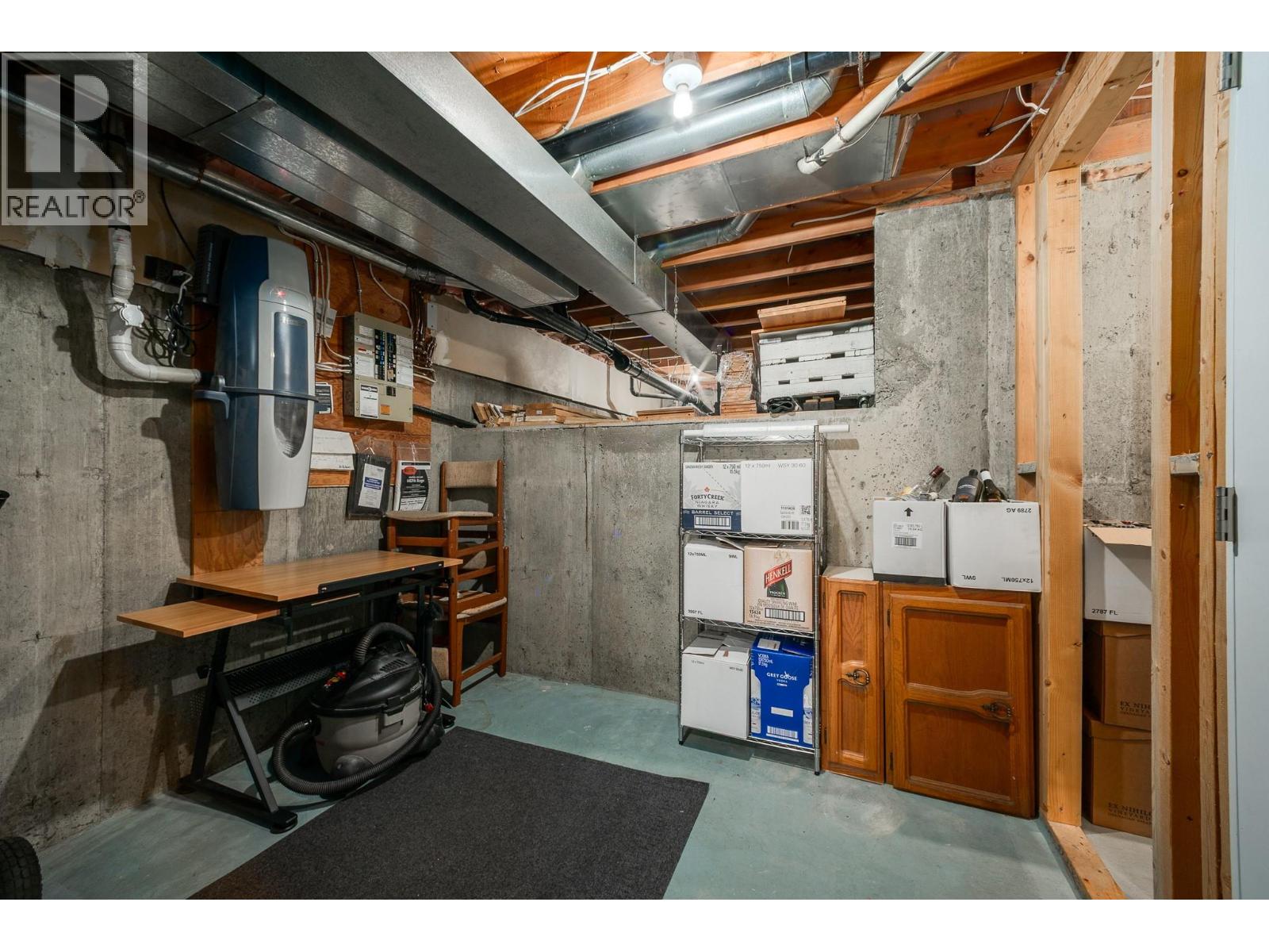 1686 Thayer Court