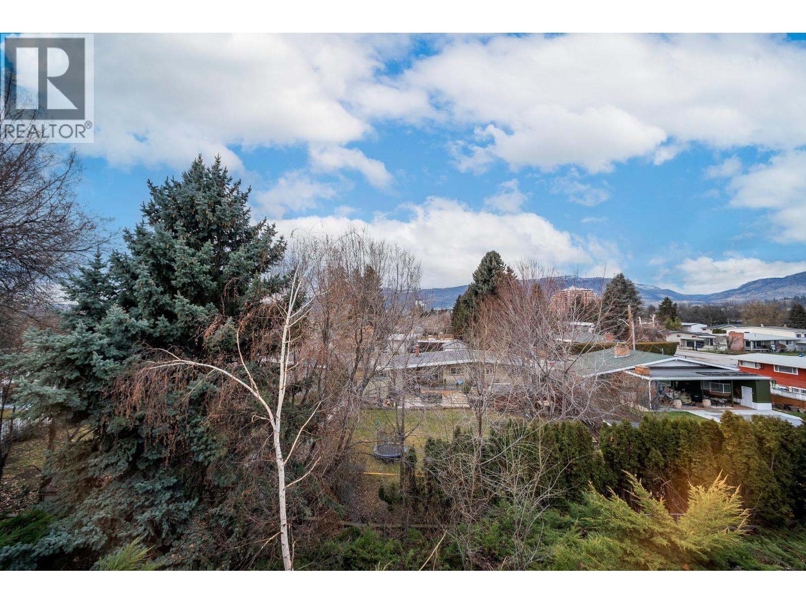 1686 Thayer Court