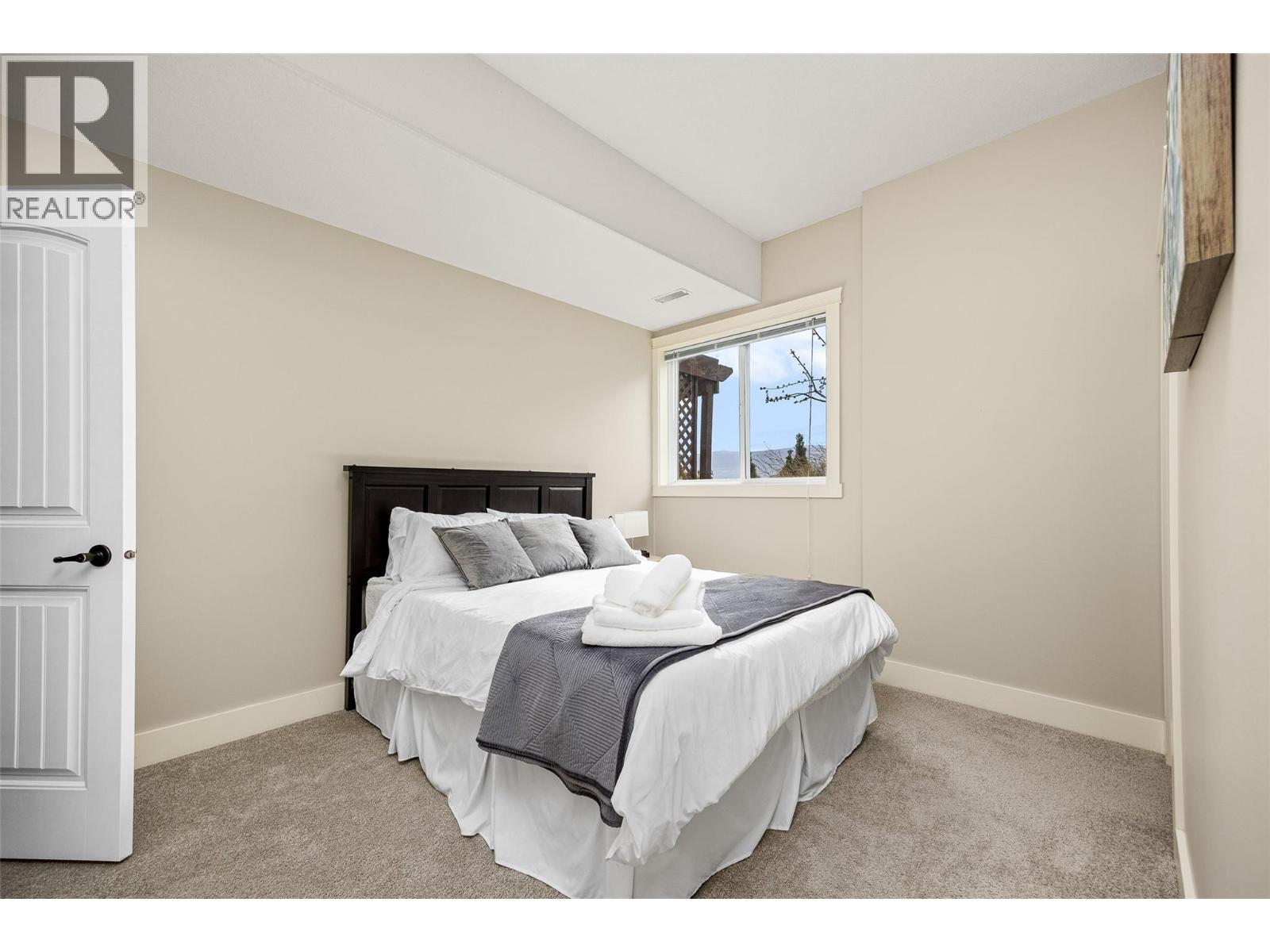 2584 Lucinde Road