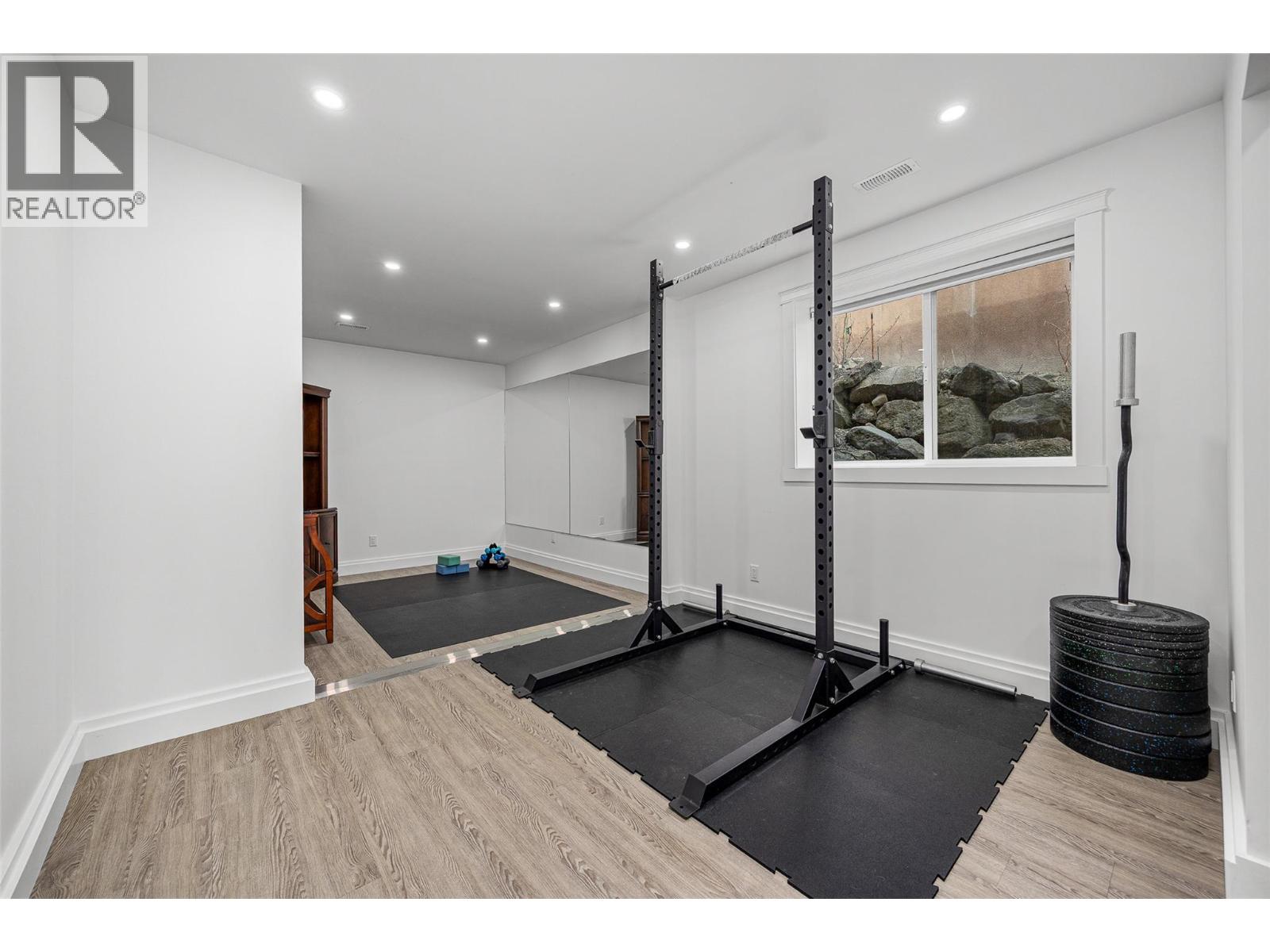 2584 Lucinde Road