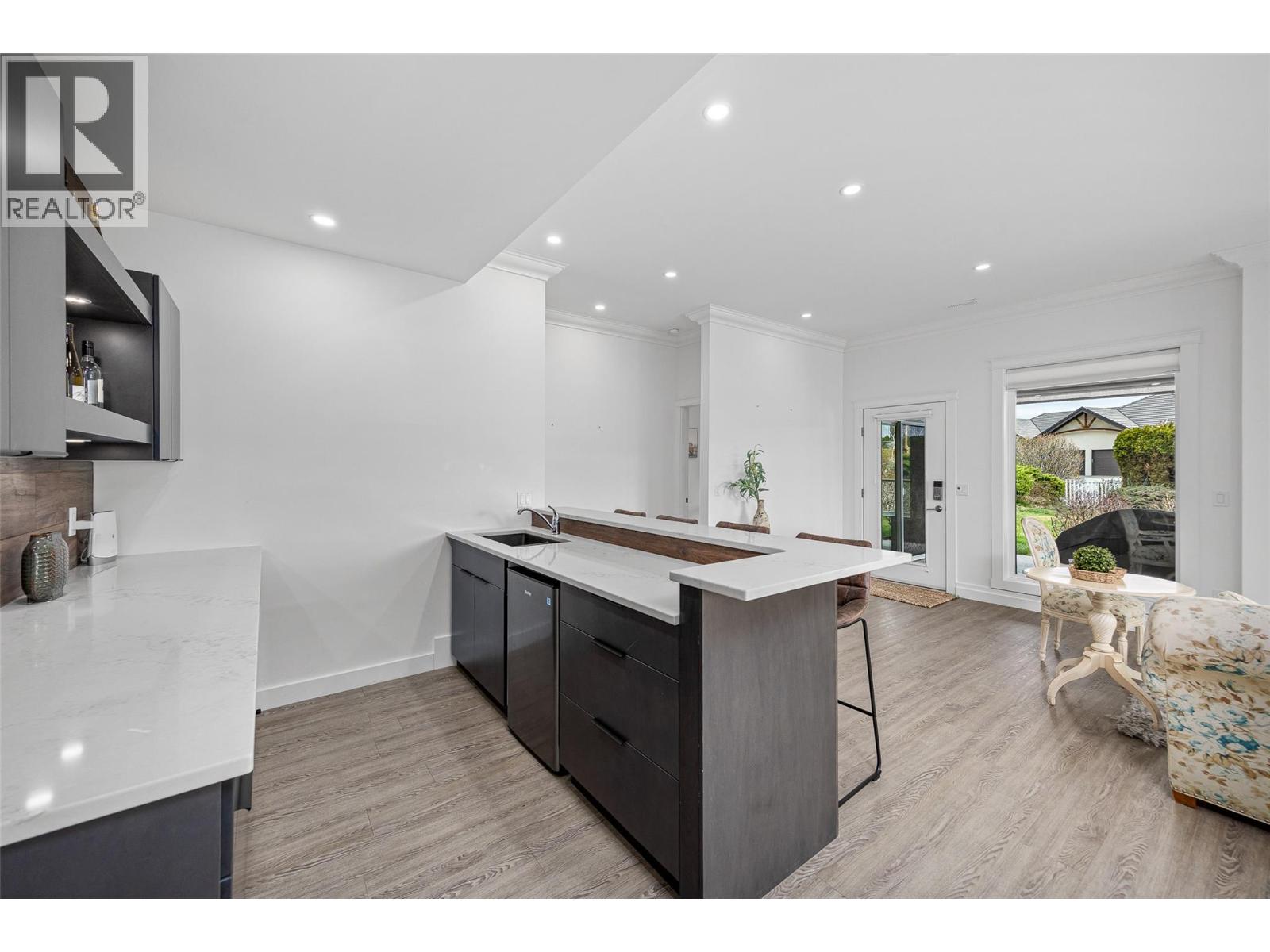 2584 Lucinde Road