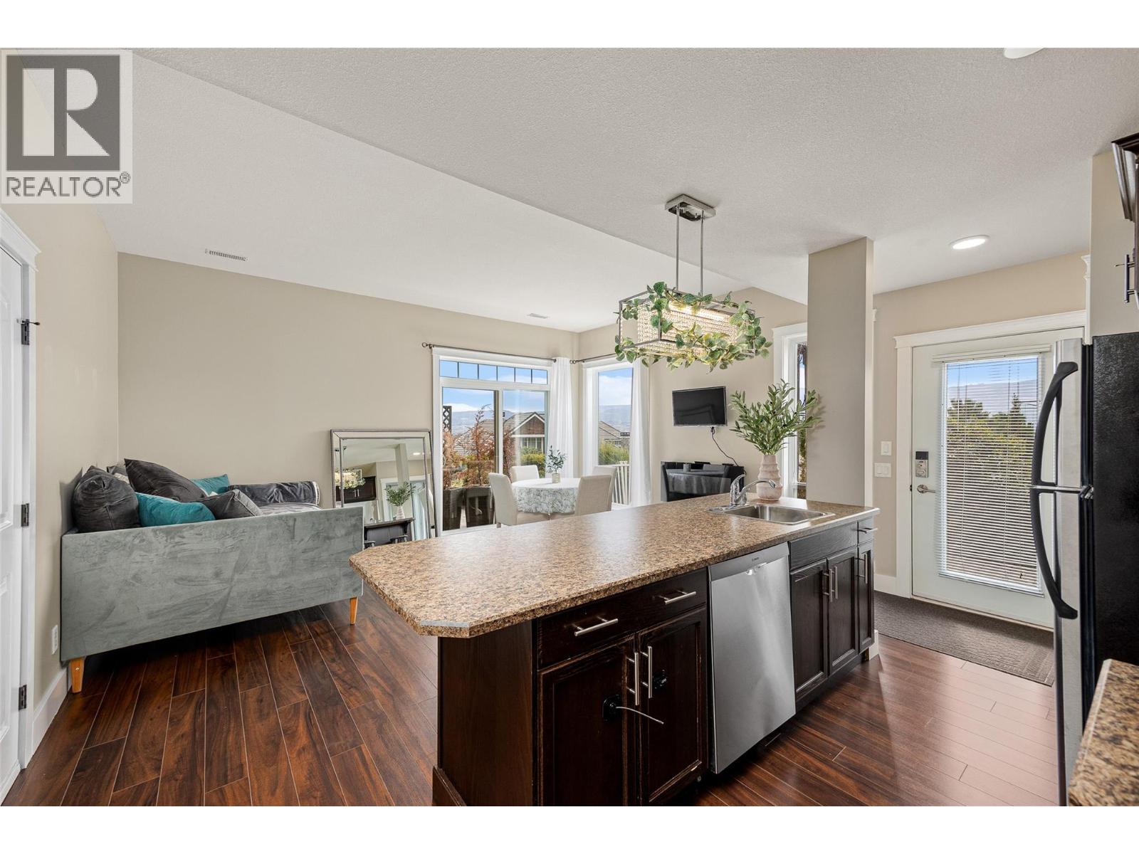 2584 Lucinde Road
