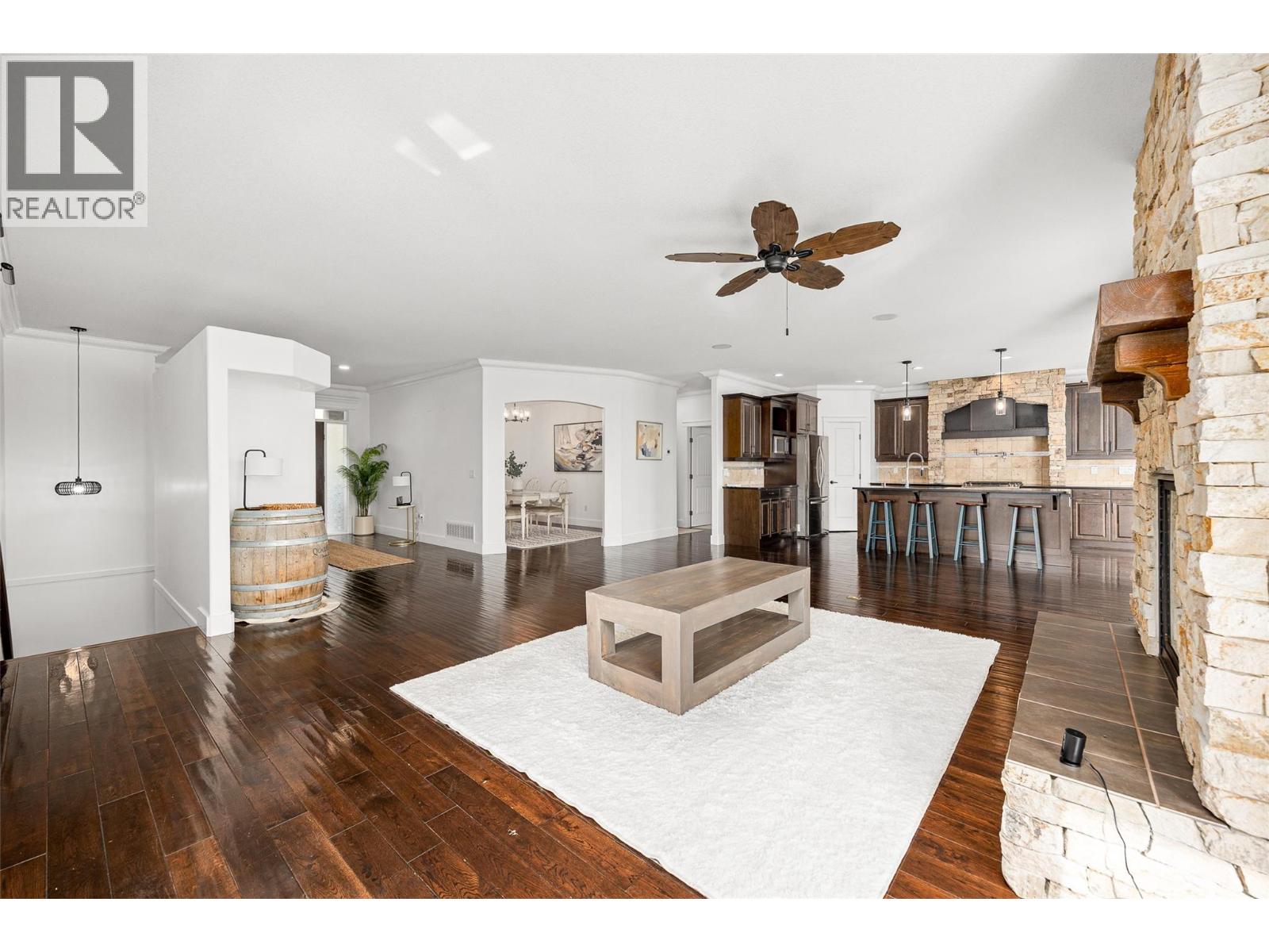 2584 Lucinde Road