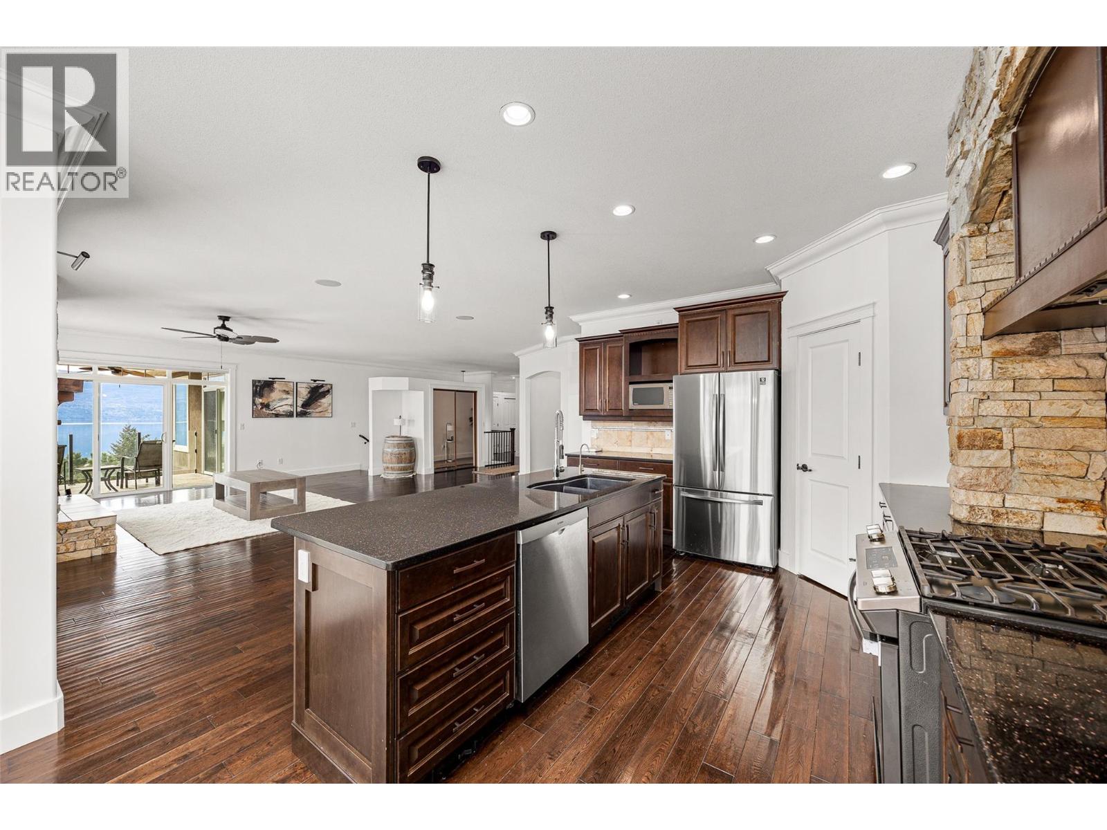 2584 Lucinde Road