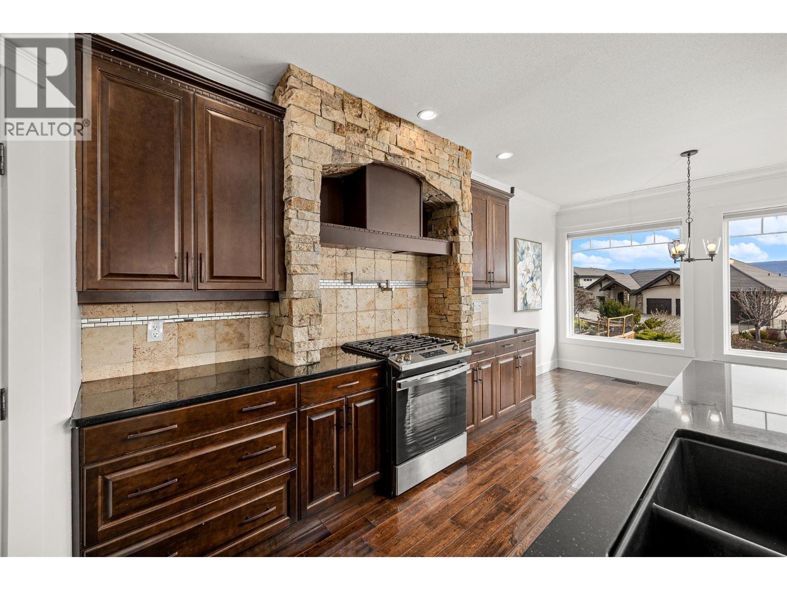 2584 Lucinde Road